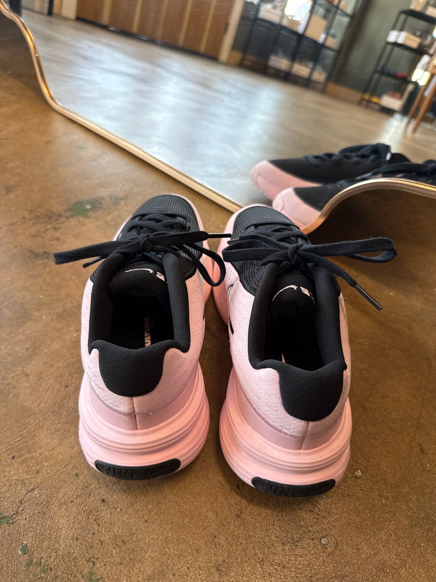 NIKE Shoe Size 6.5 Black/Pink Sneakers