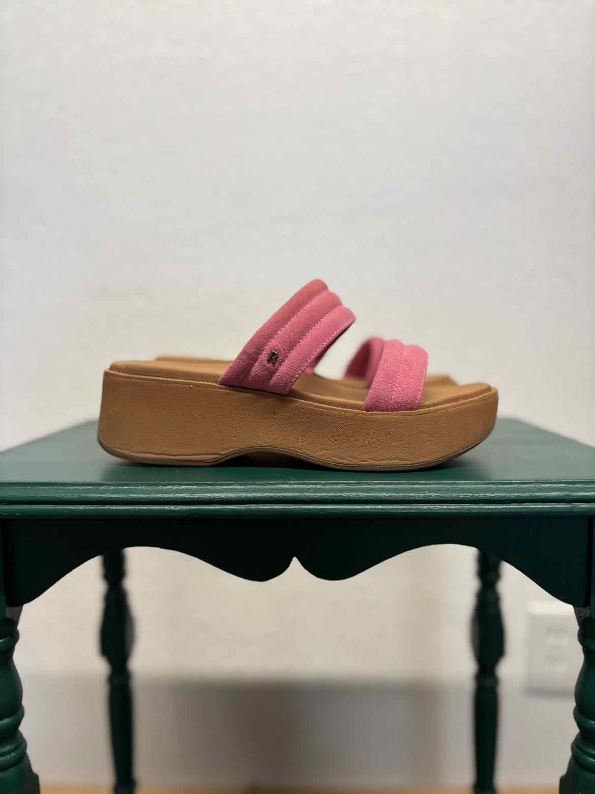 Reef Shoe Size 9 Tan/Pink Sandals