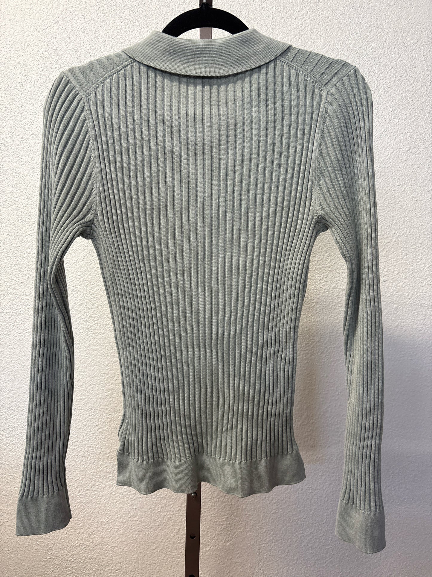 ATHLETA Size M Top