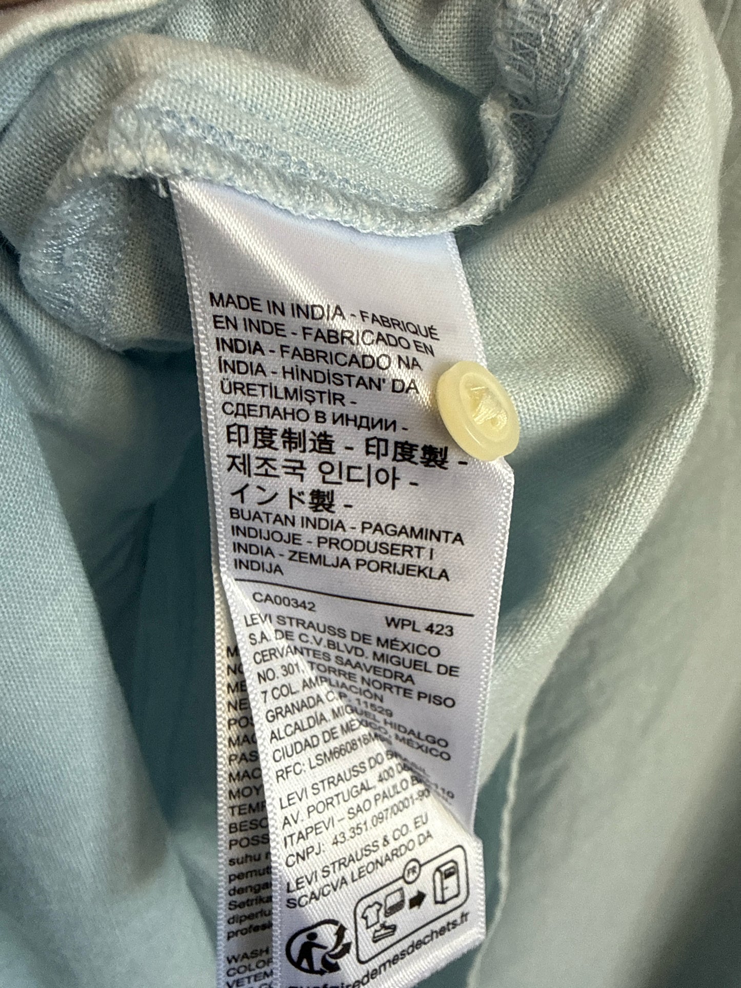 Levis Size L Light Blue Top