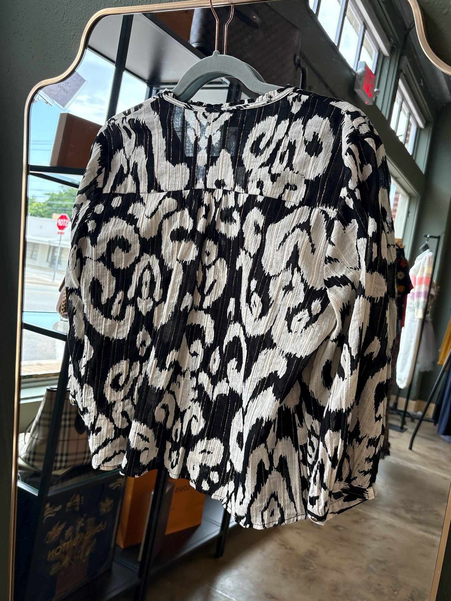 ZARA Size S Black & Off White Top