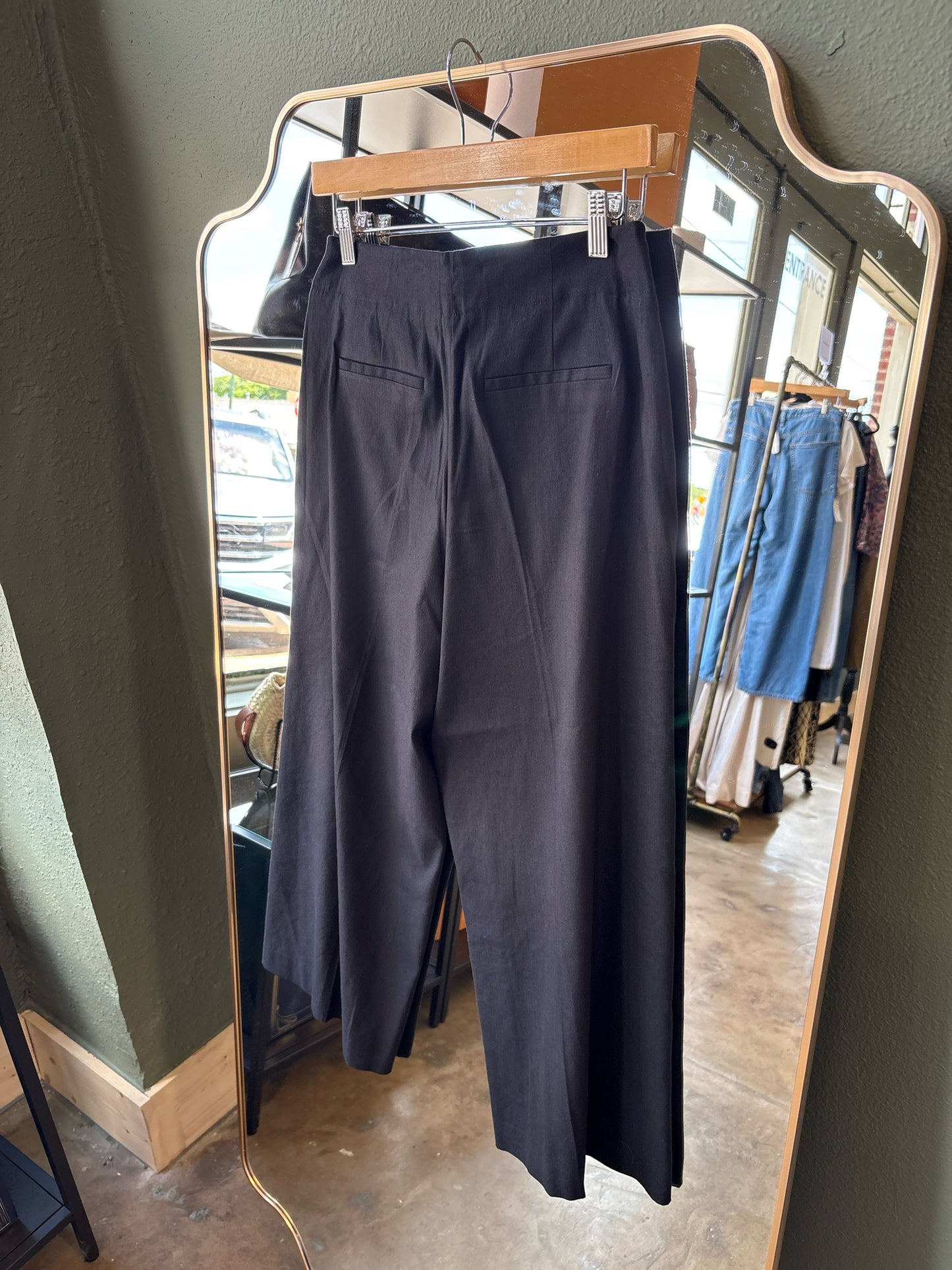 Alice + Olivia Size 6 Pants