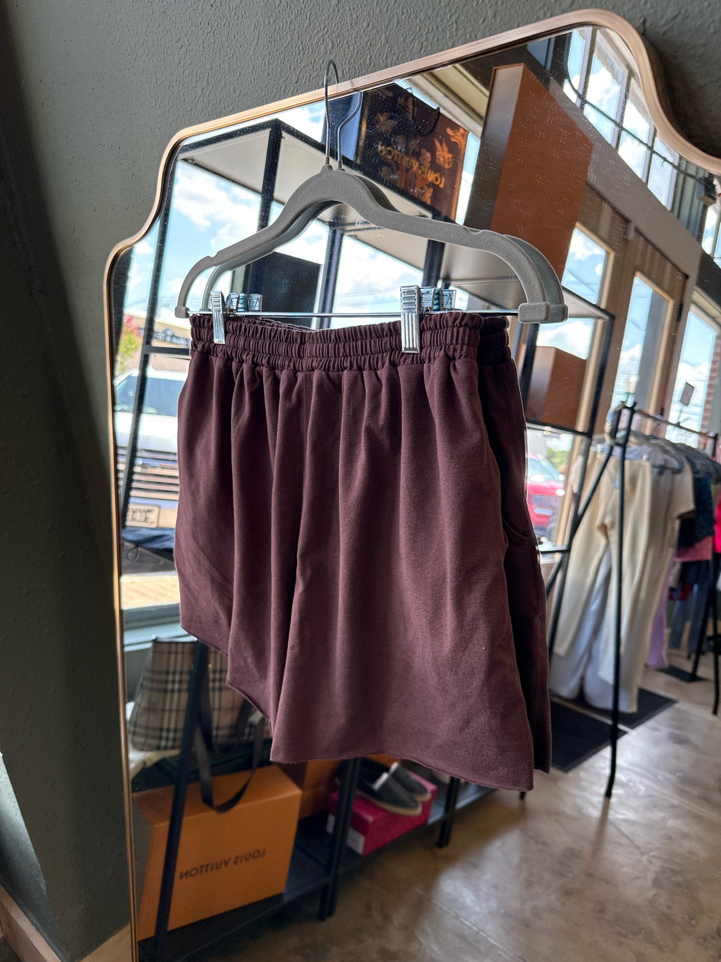 Vuori Size S Brown Shorts
