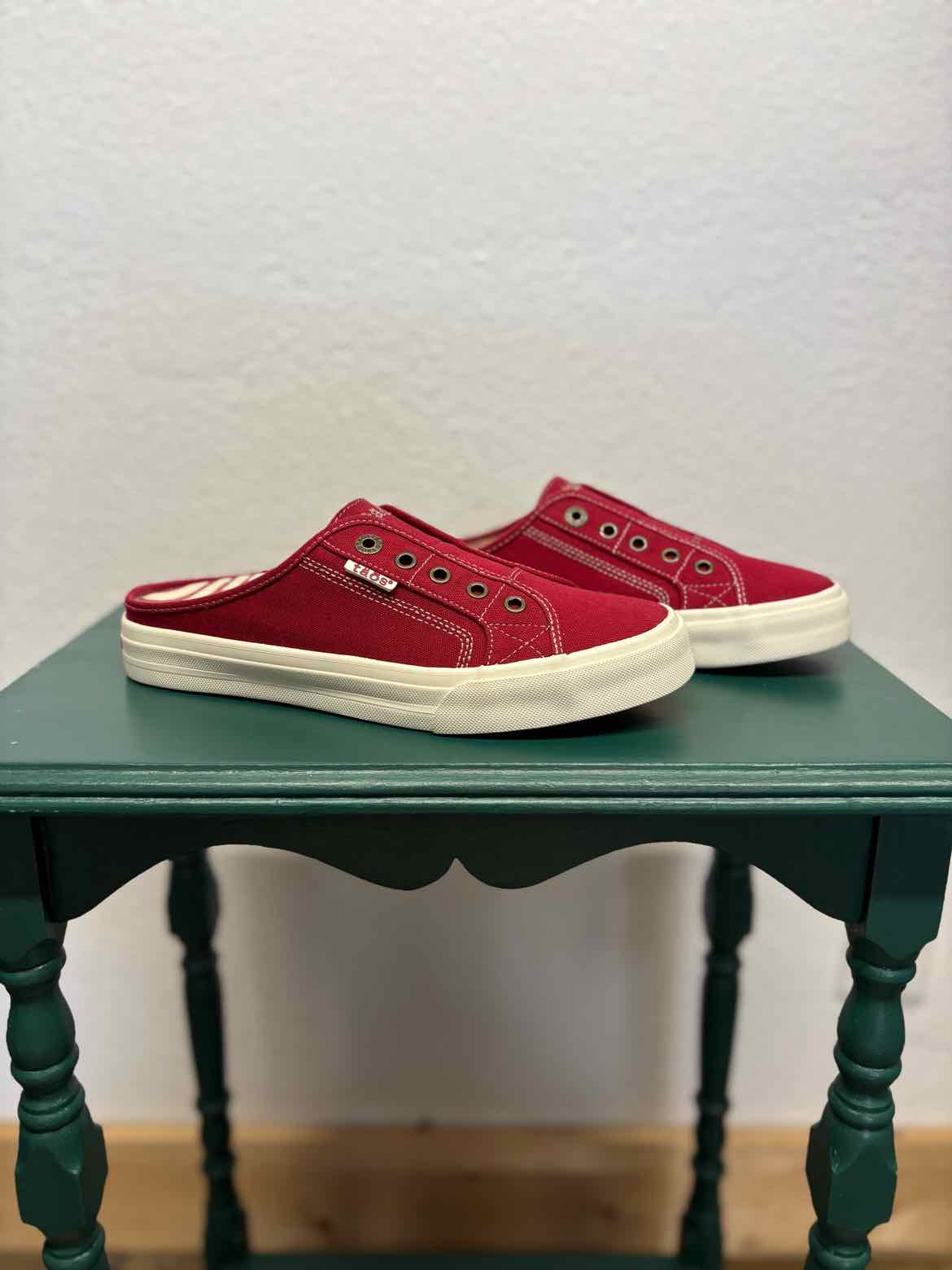 TAOS Shoe Size 9.5 Red Solid Sneakers