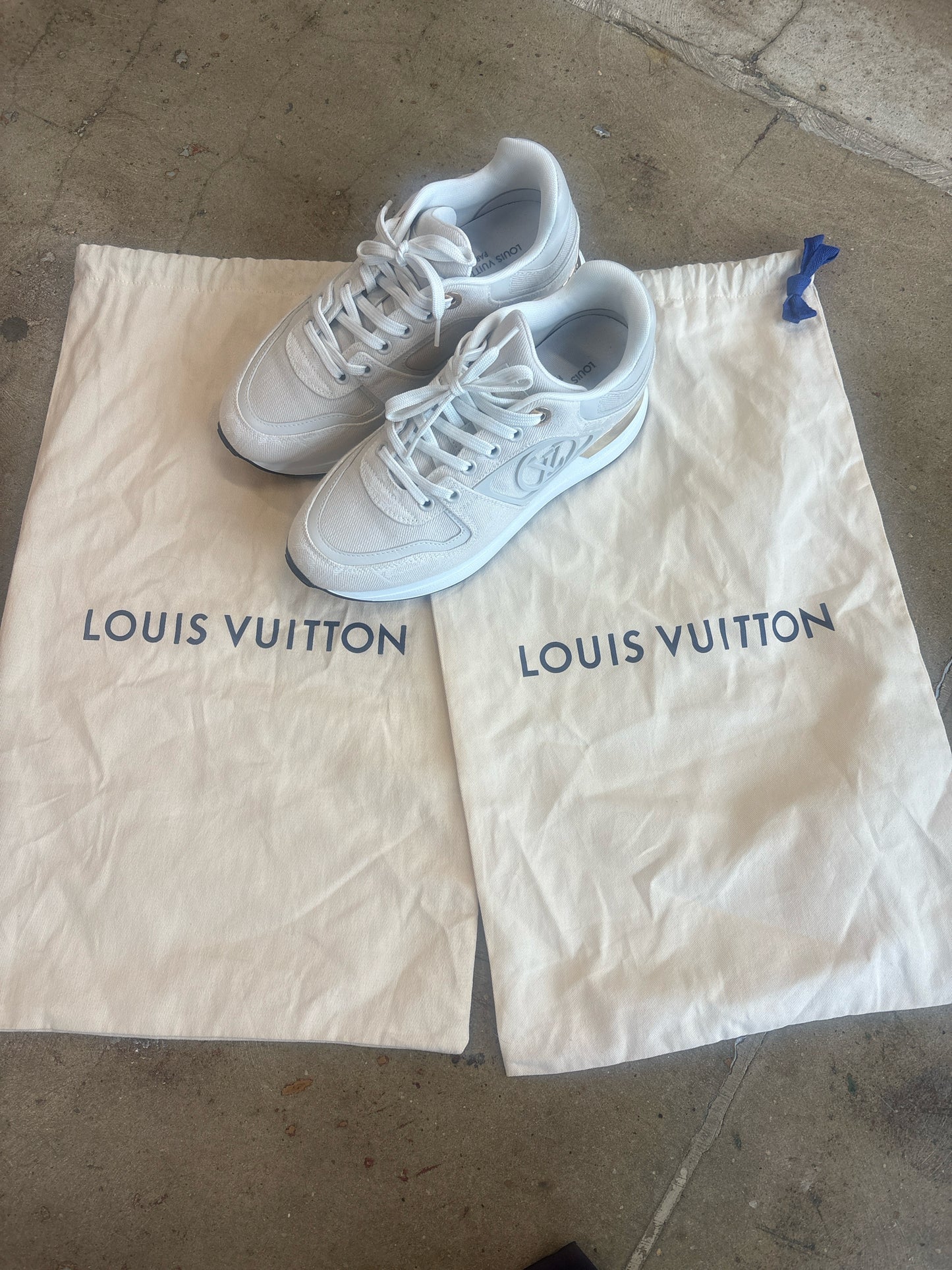 Louis Vuitton Ivory Luxury