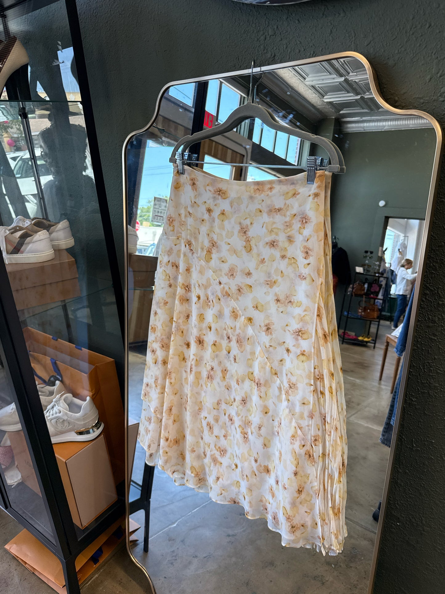 Vince Size 4 Cream/Yellow Skirt