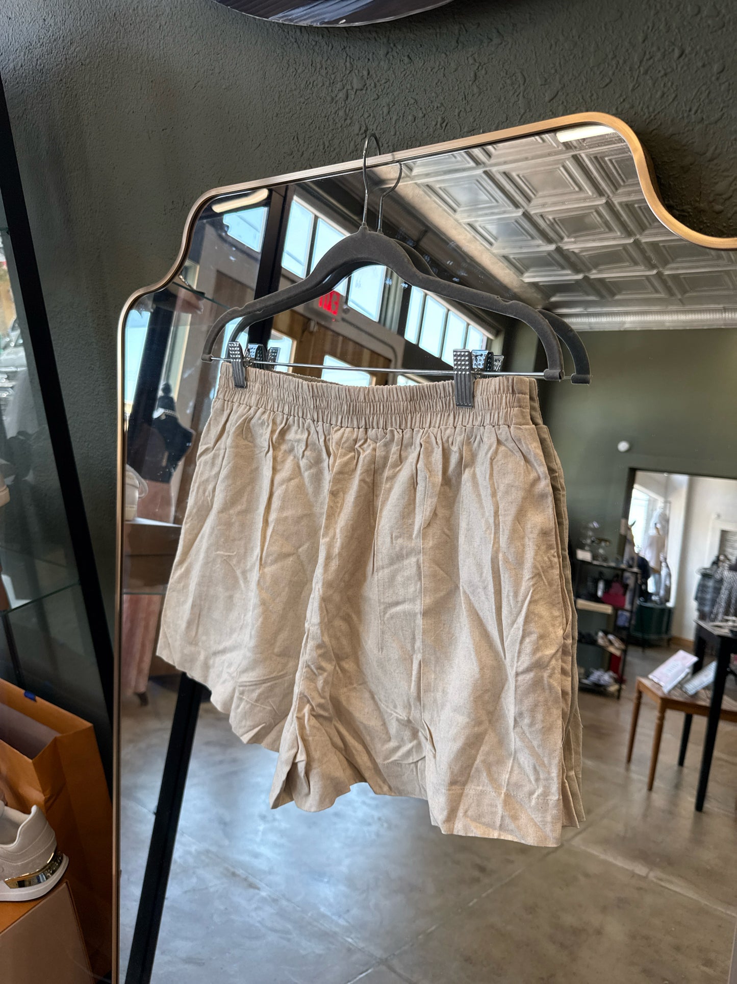 Commense Size M Tan Shorts