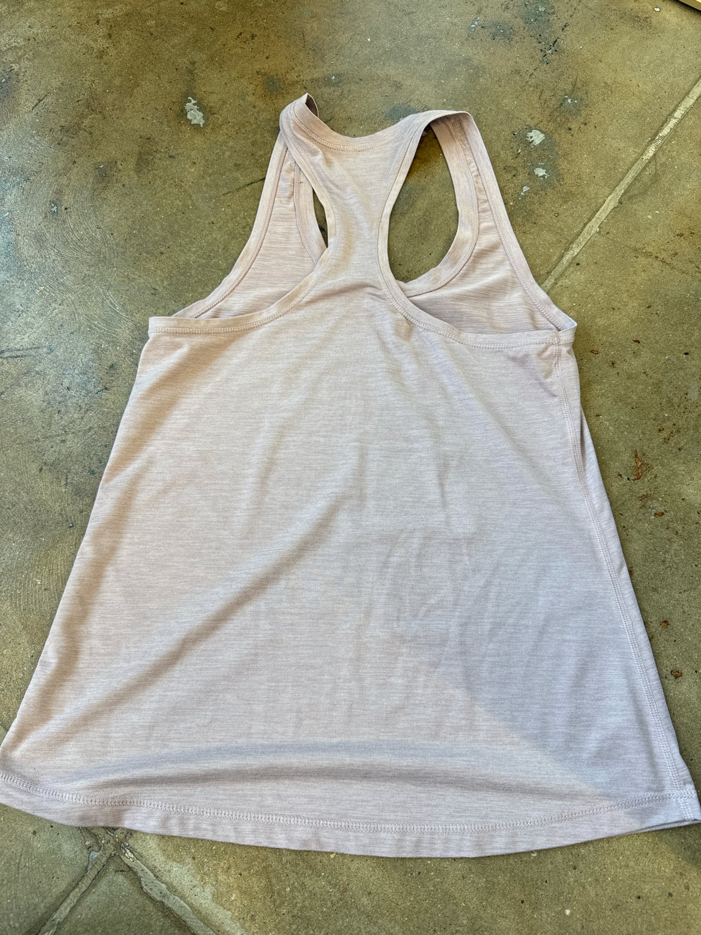 Vuori Size light purple Tanks