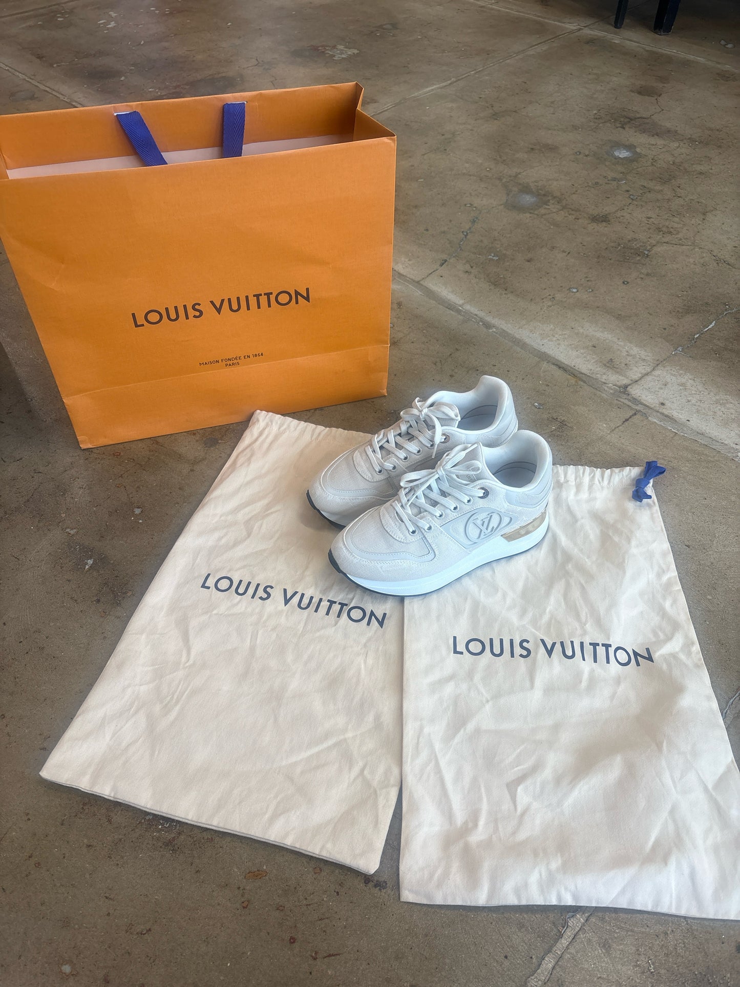 Louis Vuitton Ivory Luxury