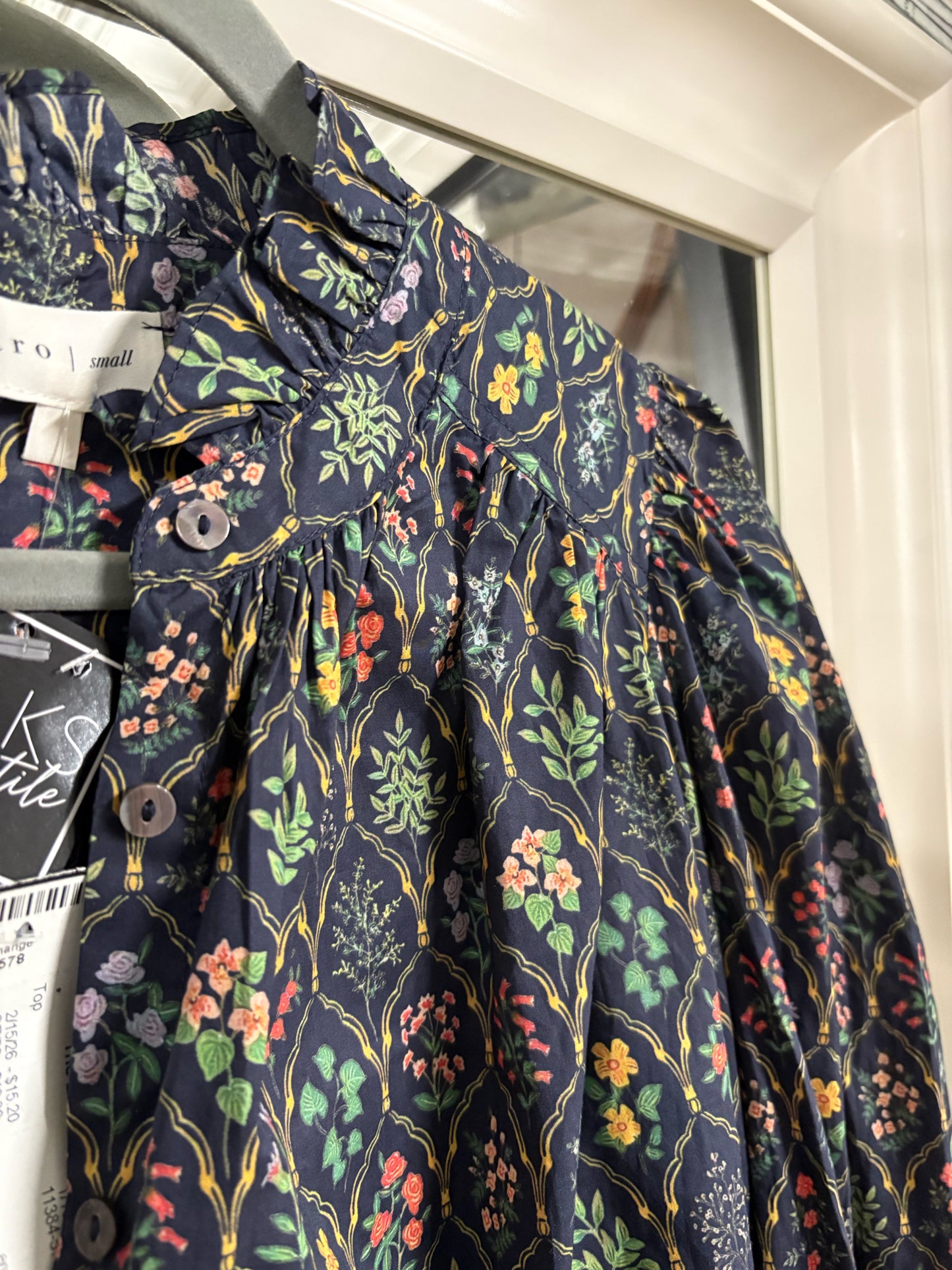 entro Size S multi Floral Top