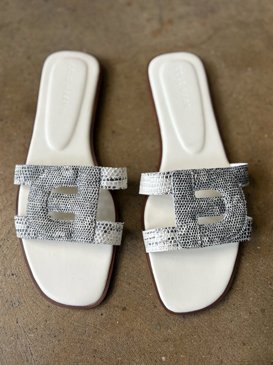 Cole Haan Shoe Size 9 White/Silver Snake Sandals
