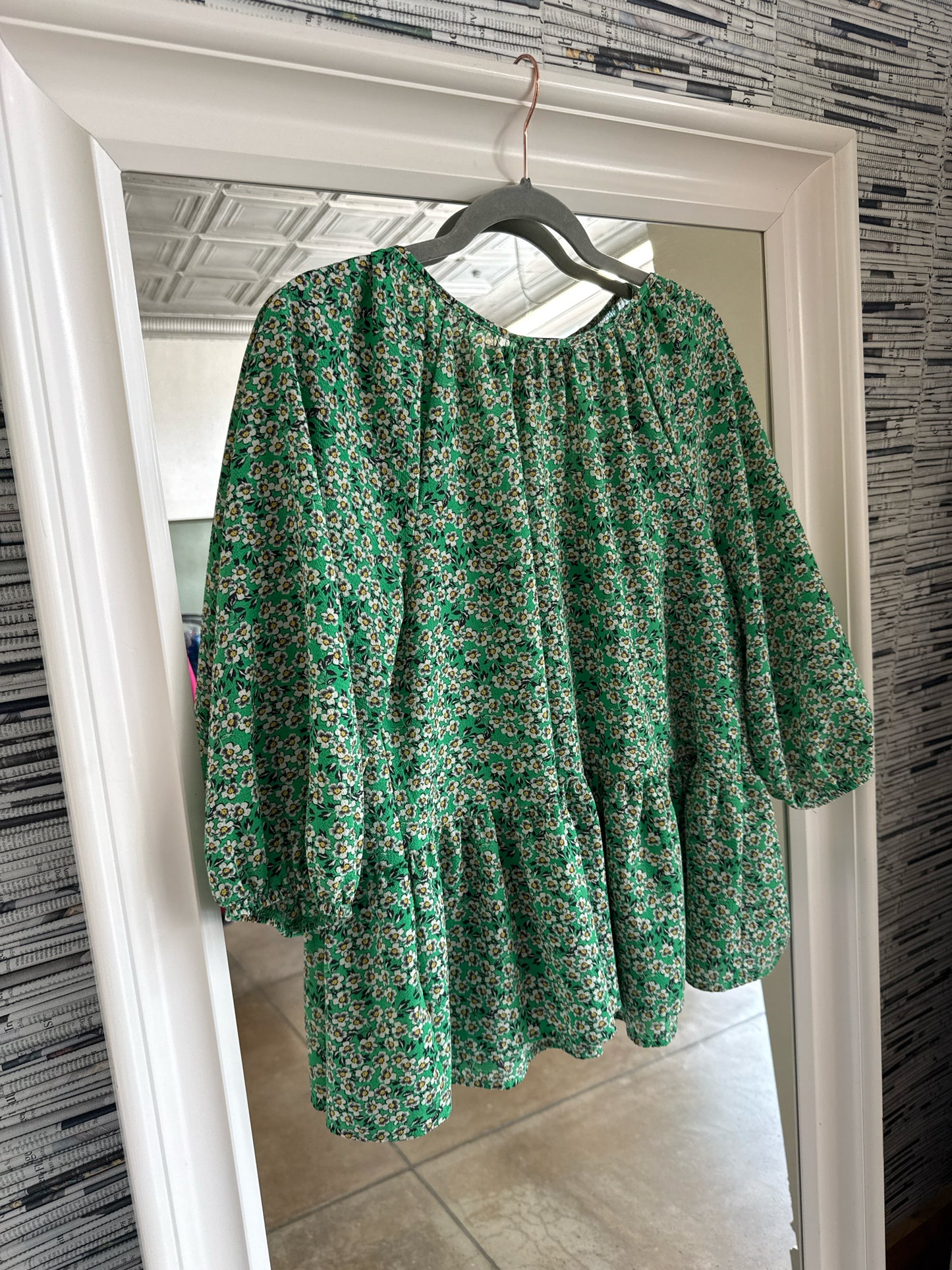 W5 Size M Green Top