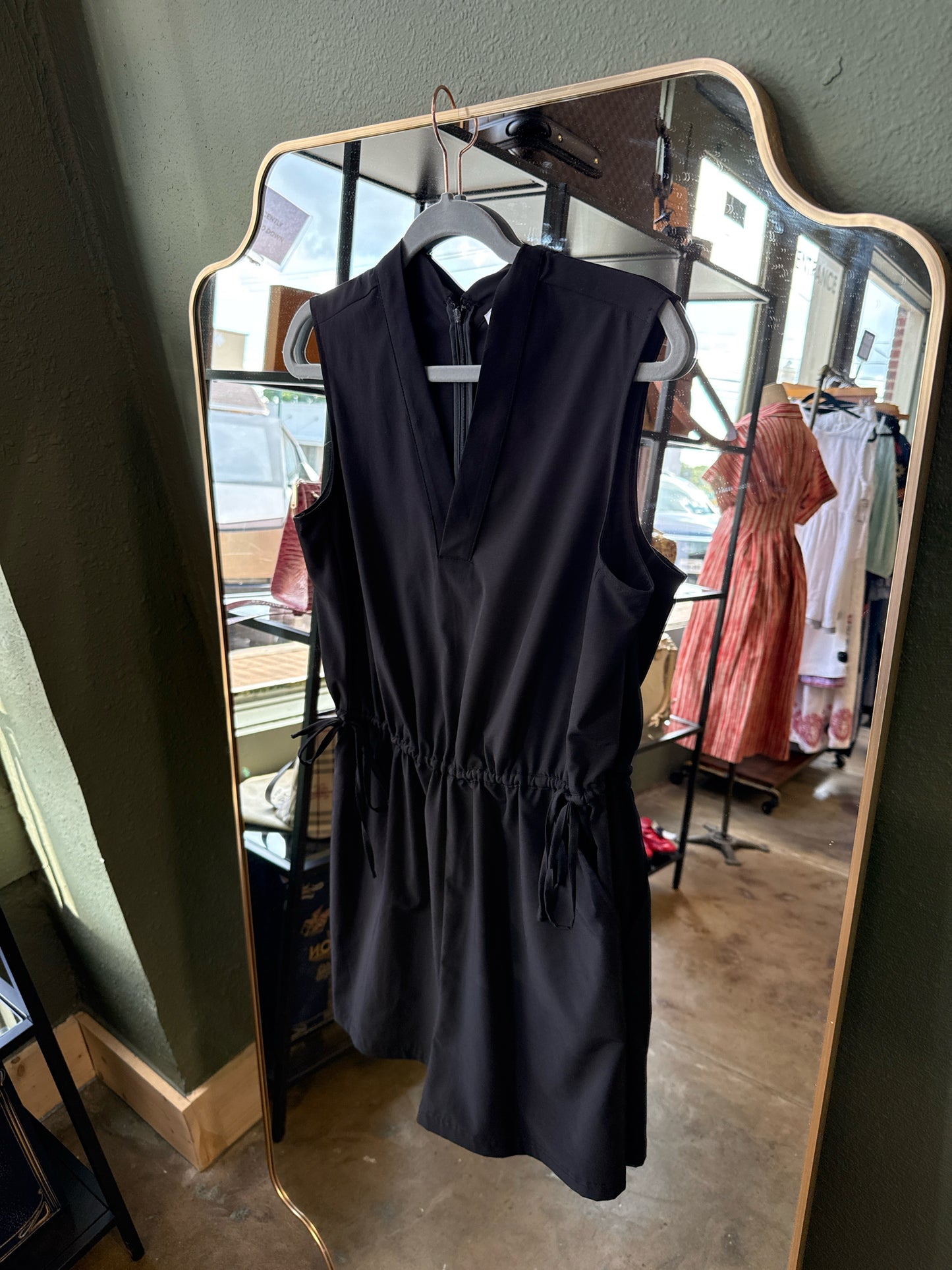 Calvin  Klein Size 6 Black Romper