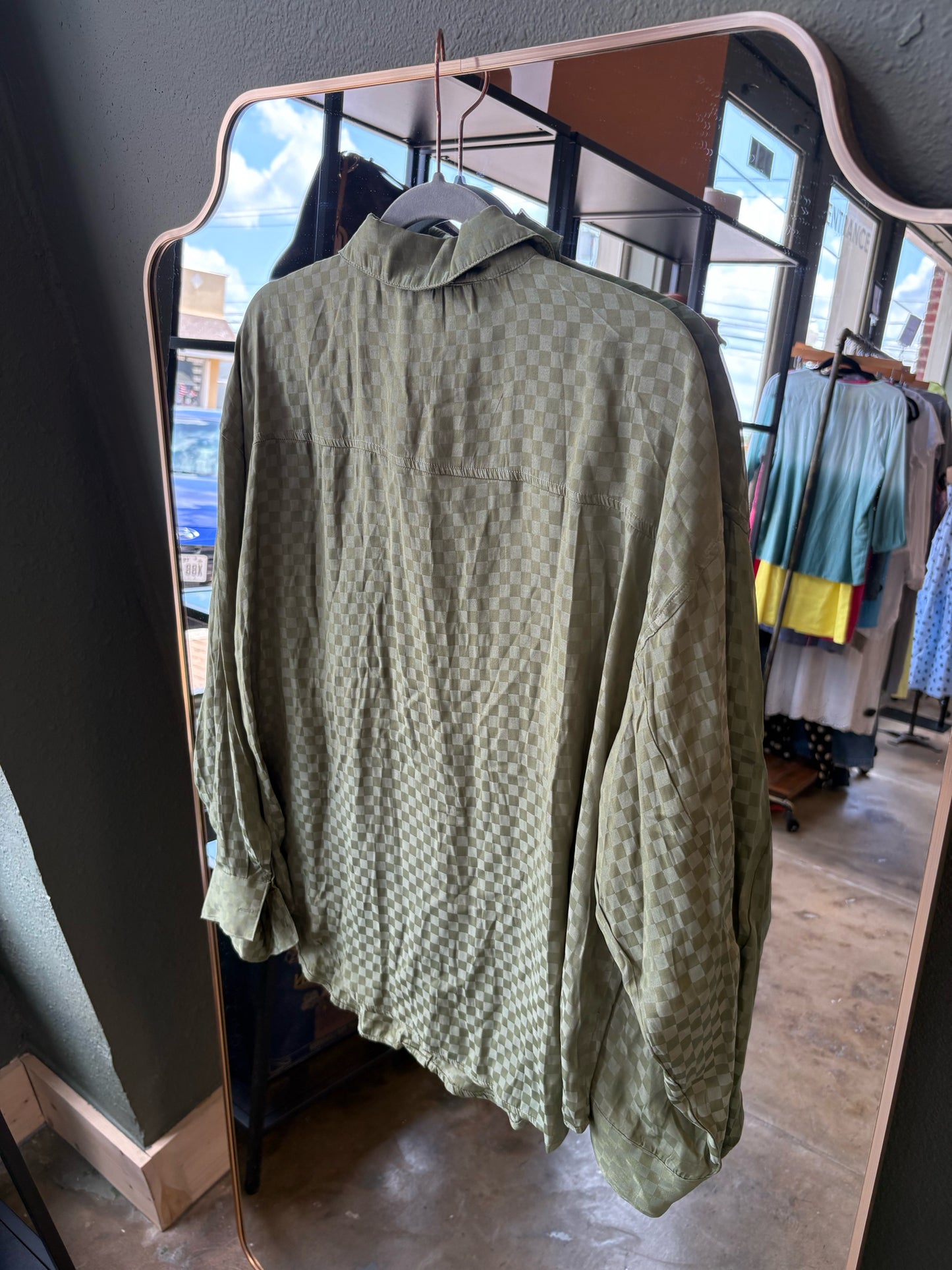 le lis Size L Green Checkered Top