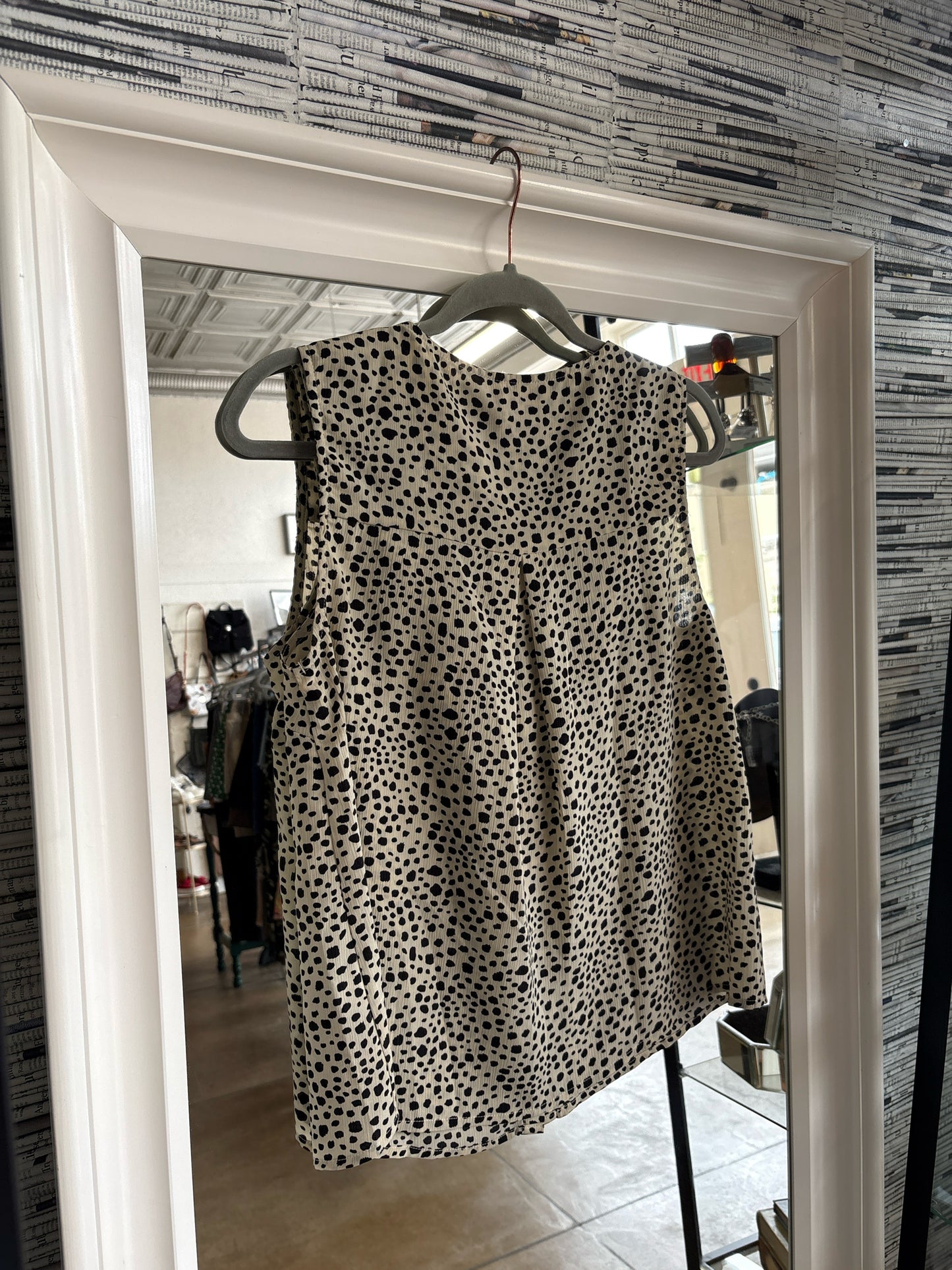 Wishlist Apparel Size L Cream/Black Animal Print Top
