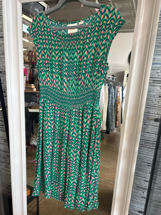 Maeve Size XS Green/Peach Chevron Dress