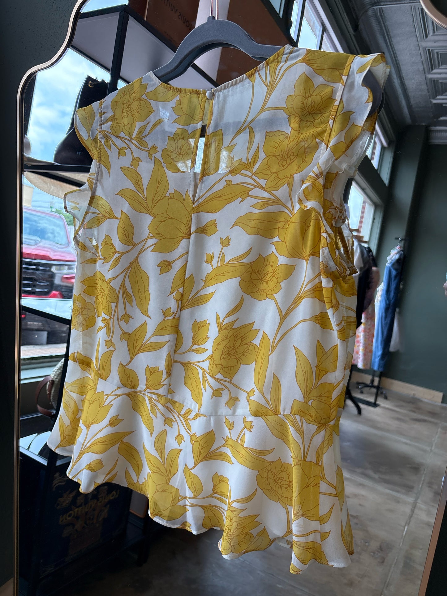 Cabi Size M cream + yellow Top
