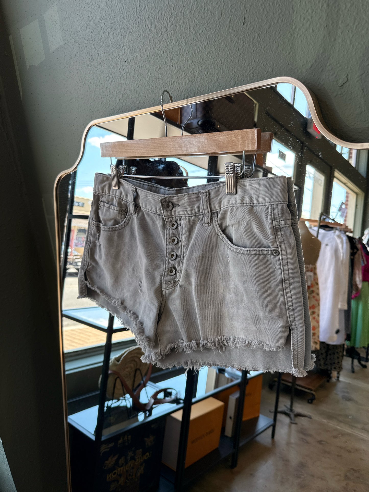 free people Size 29 Gray Shorts