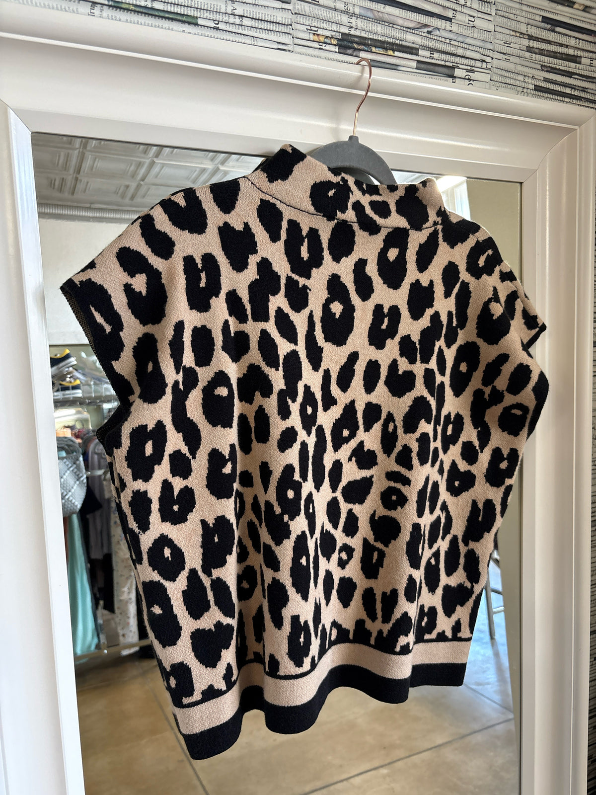entro Size M tan + blk Leopard Top