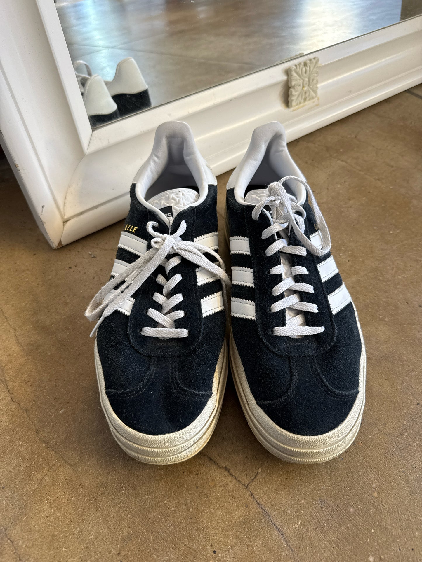 Adidas Shoe Size 9 Black/White Sneakers