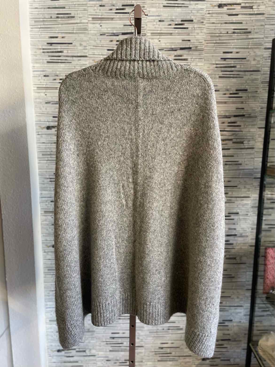 j crew Size M/L Gray Knit Sweater