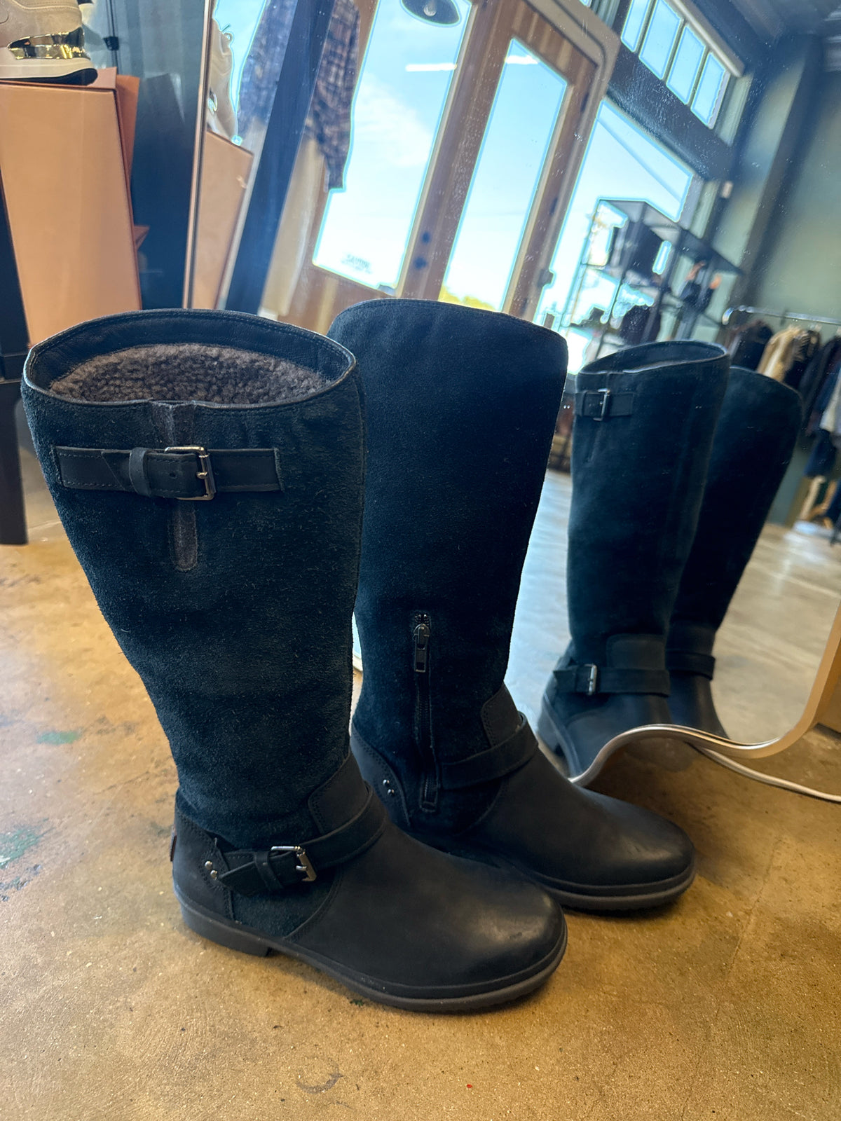 Ugg Shoe Size 6 Black Boots