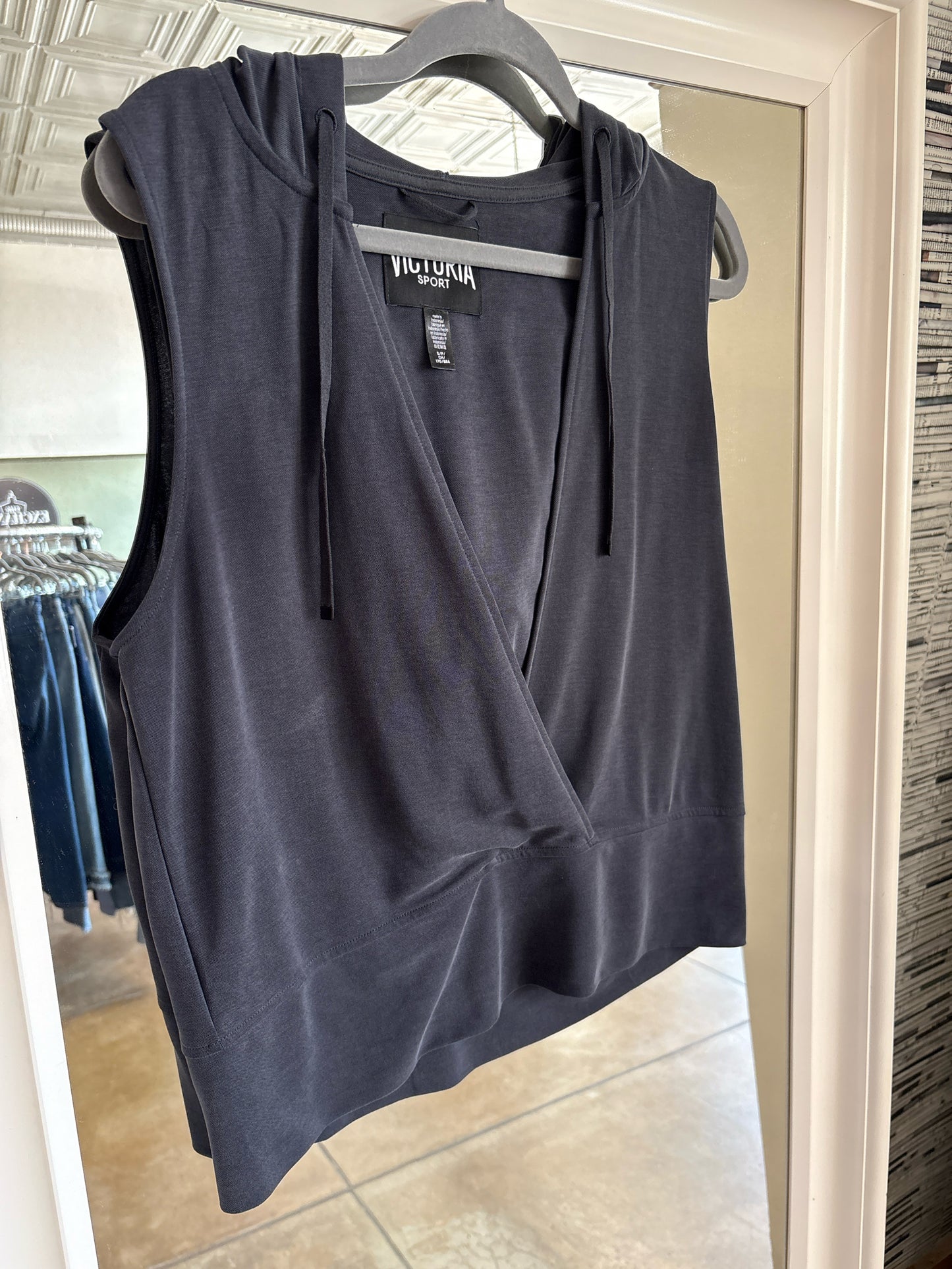 VICTORIA SPORT Size S Gray Top