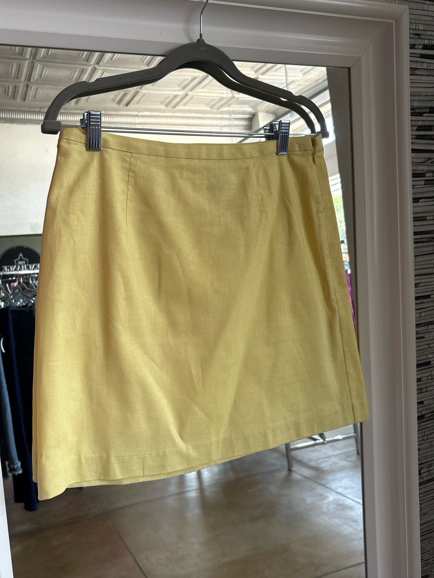 Banana Republic Size 6 Yellow Skirt