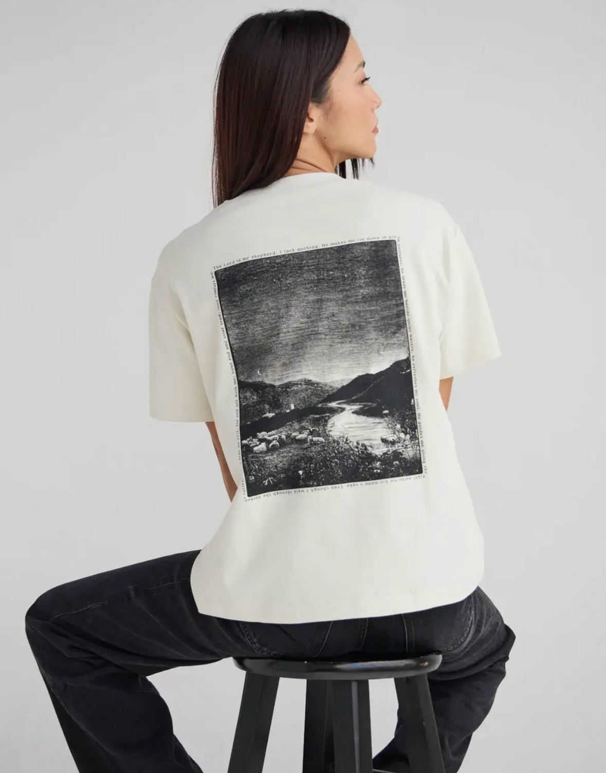Elevated Faith Size M Cream Tee