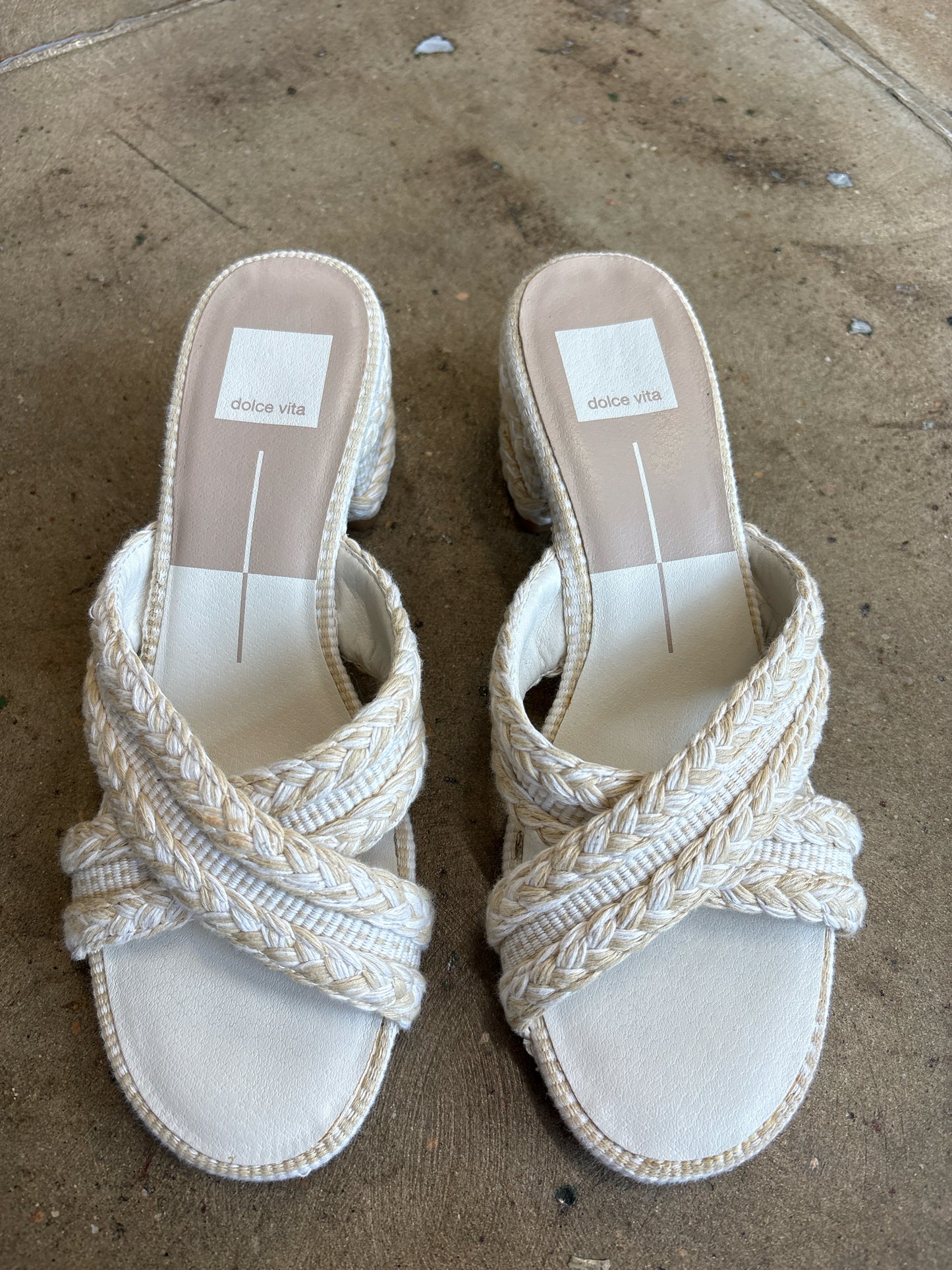 Dolce Vita Shoe Size 8 Ivory/tan Heels