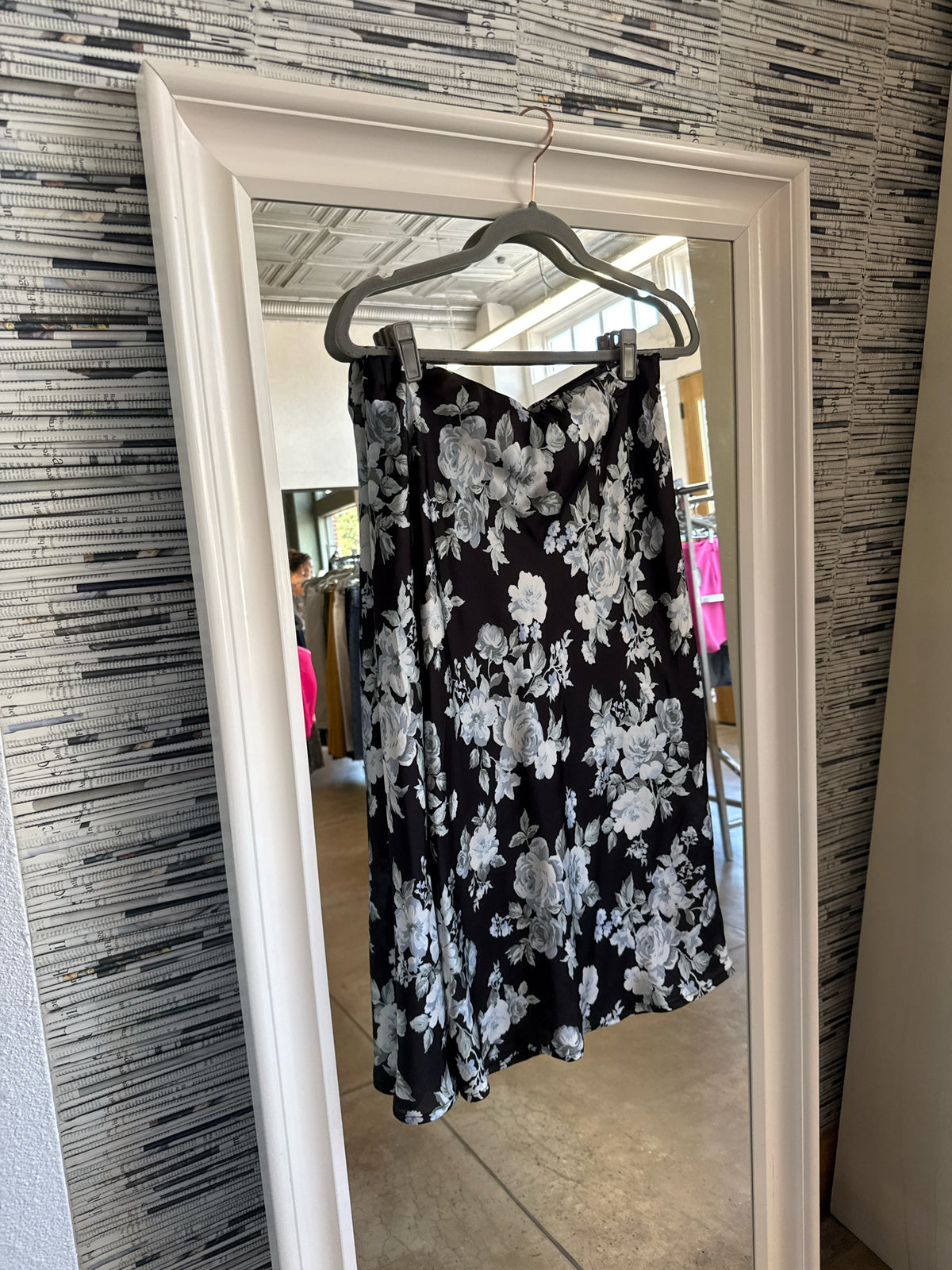 Forgotten Grace Size M Black/Blue/Green Skirt