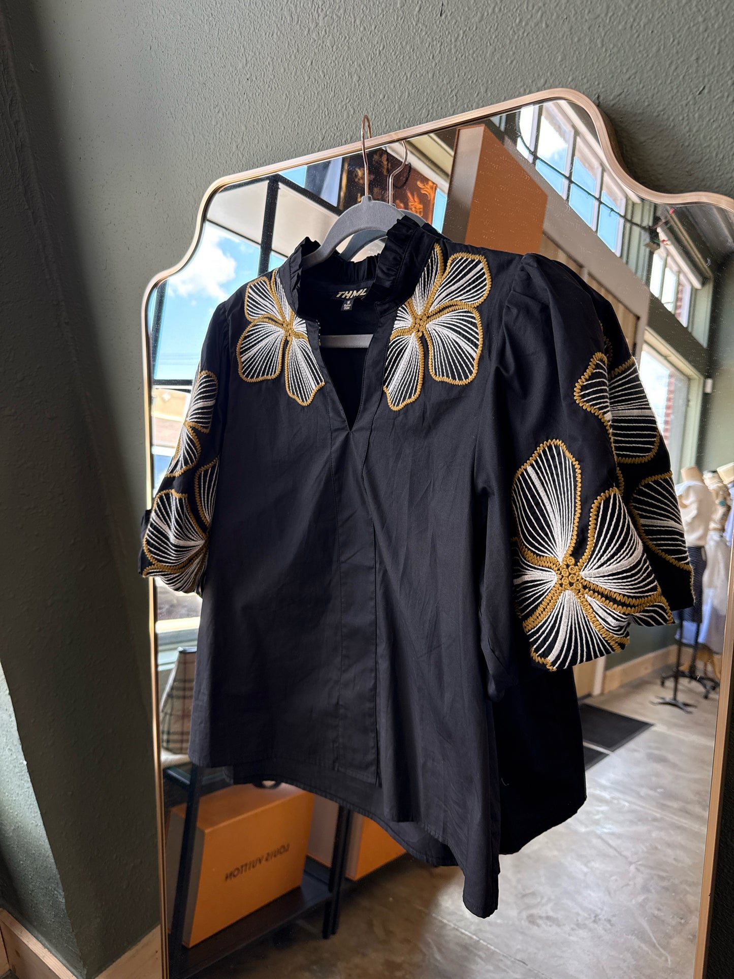 THML Size M Black/Gold Top