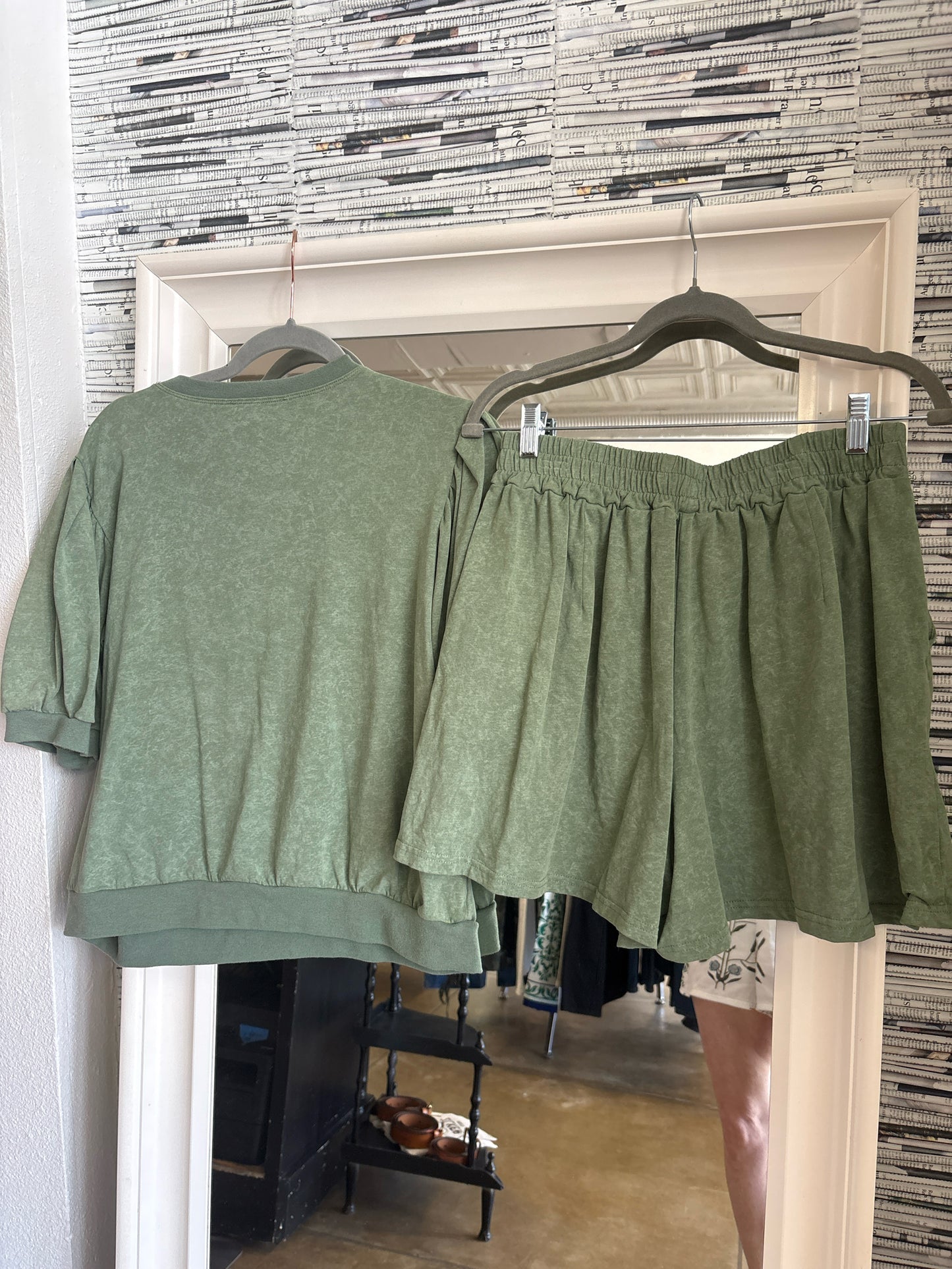Davi & Dani Size M Green Two PC Set
