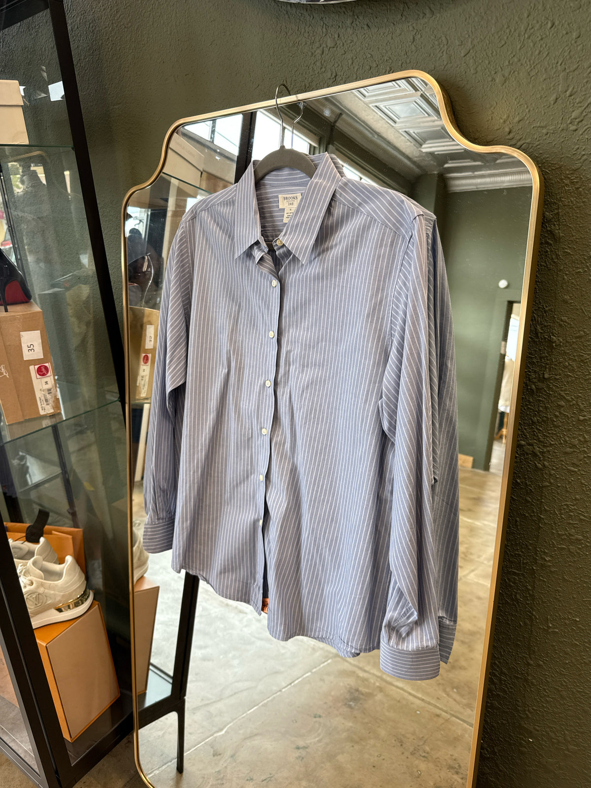 Brooks Size XL Blue/White Top