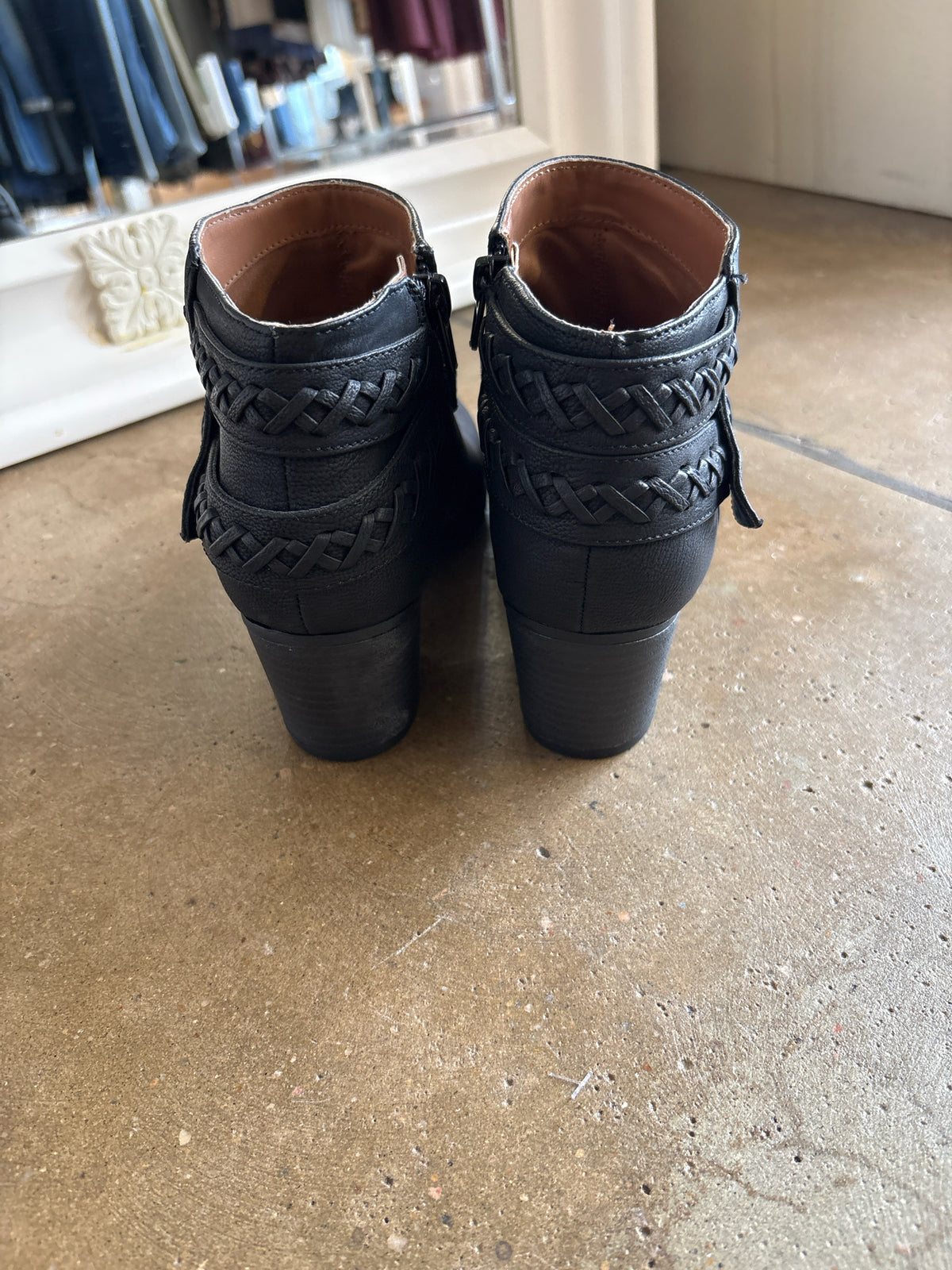 Indigo Shoe Size 6.5 Black Boots