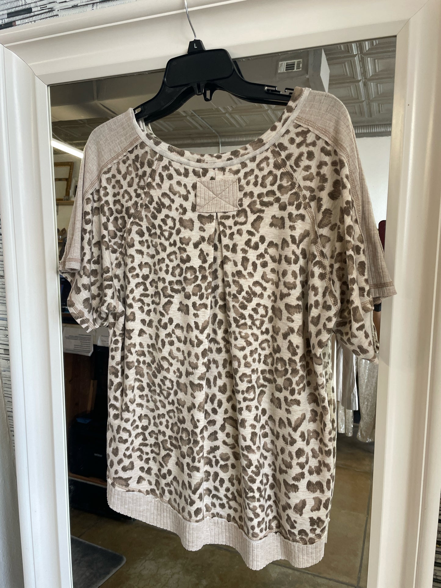 hailey & co Size S tan/leopard Top