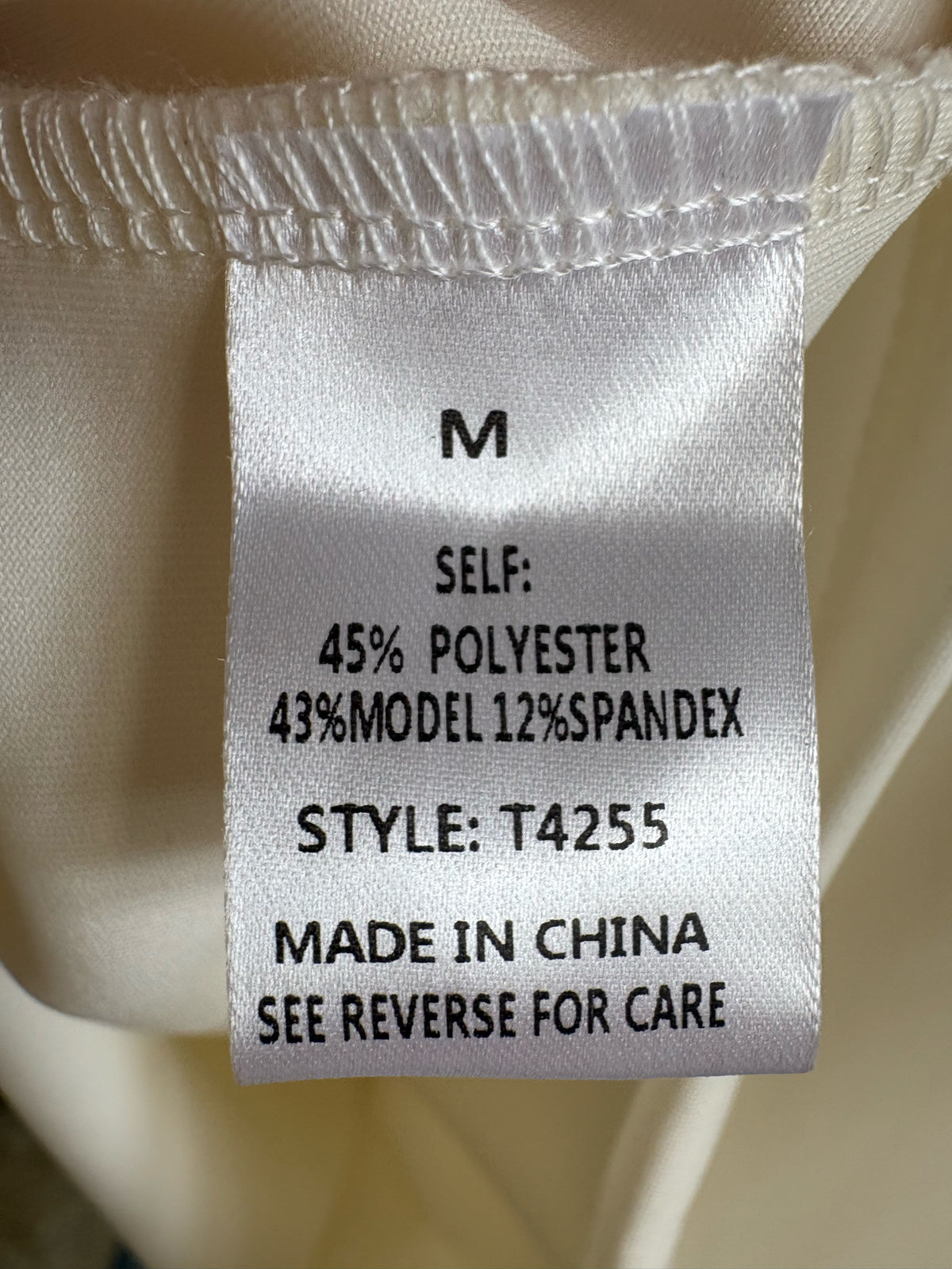 SEE AND BE SEEN Size M Cream Top