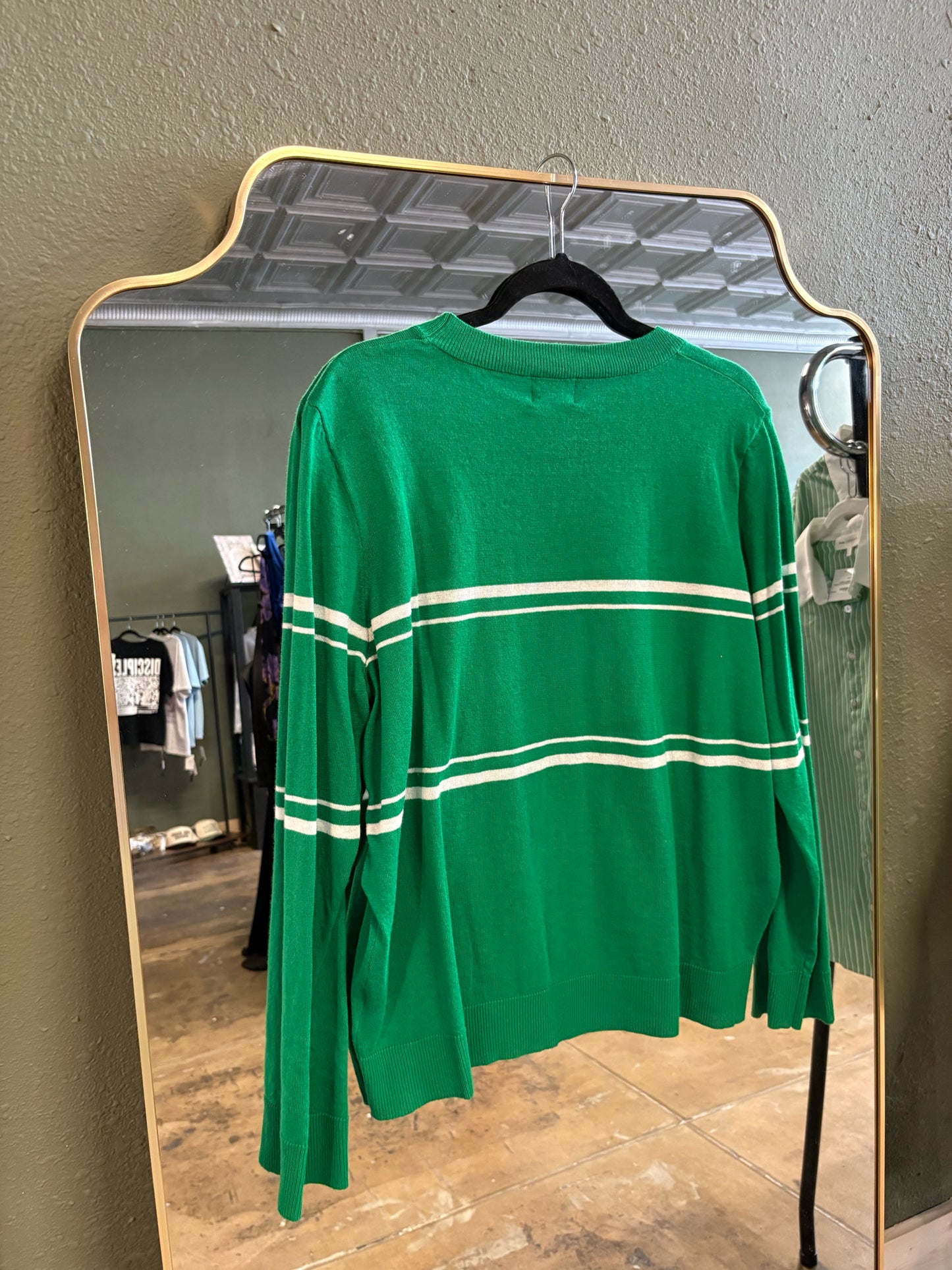Fate Size M Green Sweater