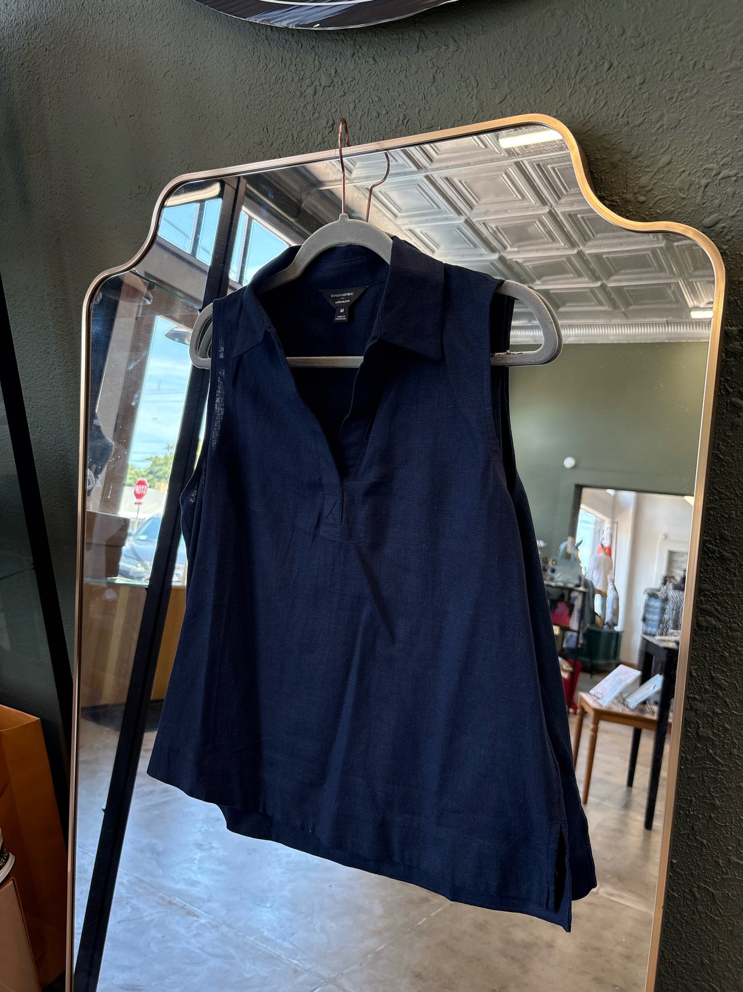 Banana Republic Size M Navy Top