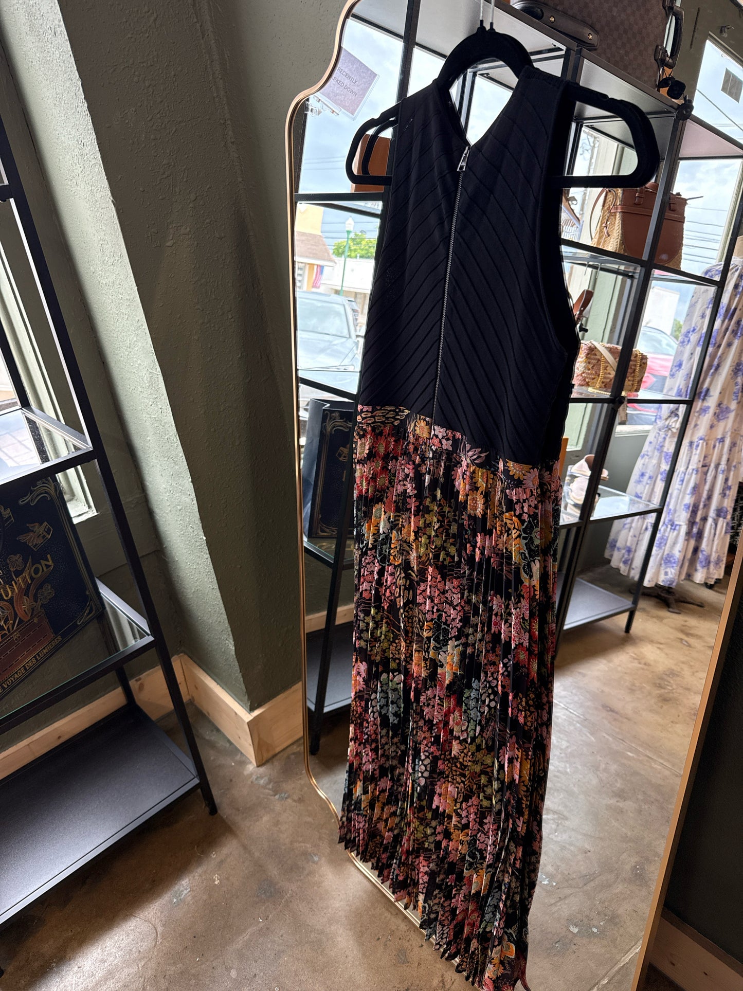 ted baker Size 3 black/floral Dress