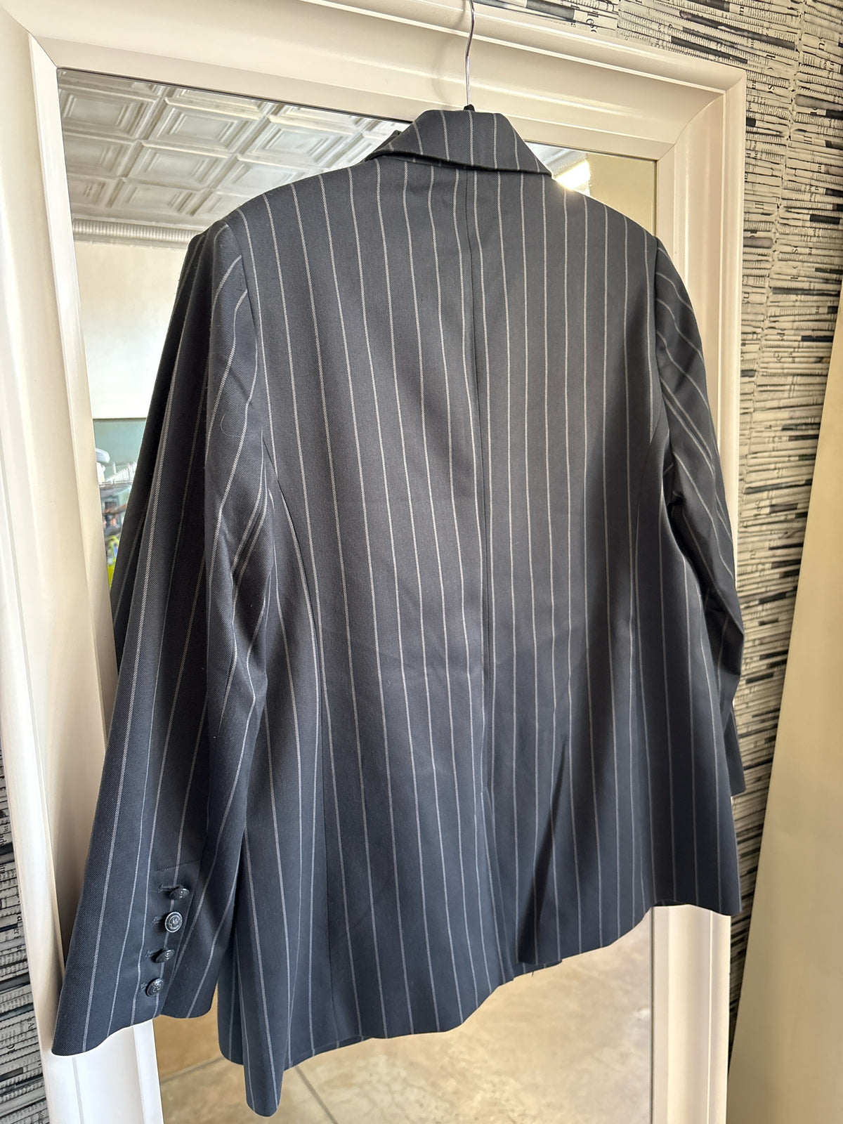 L'AGENCE Size M Gray pin stripe Blazer