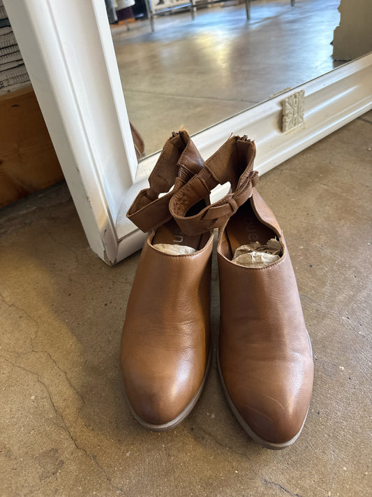 Bueno Brown Boots