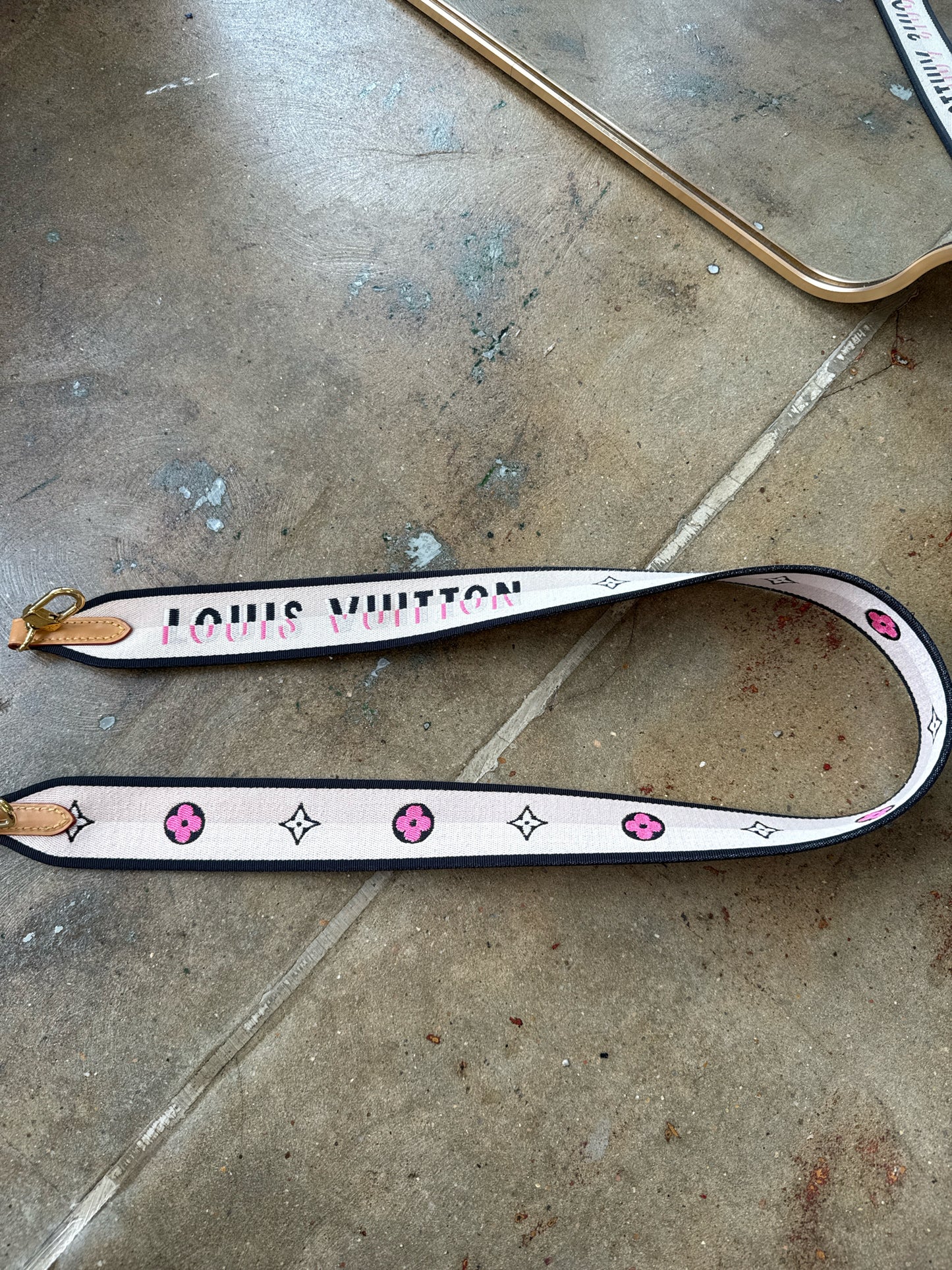 Louis Vuitton Cream/Pink Misc. Bag/Accesory