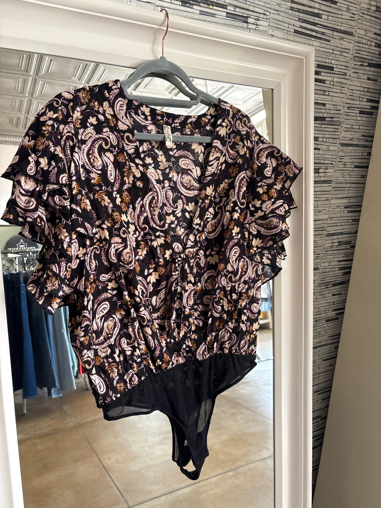 Intimately Size L Black Print Top
