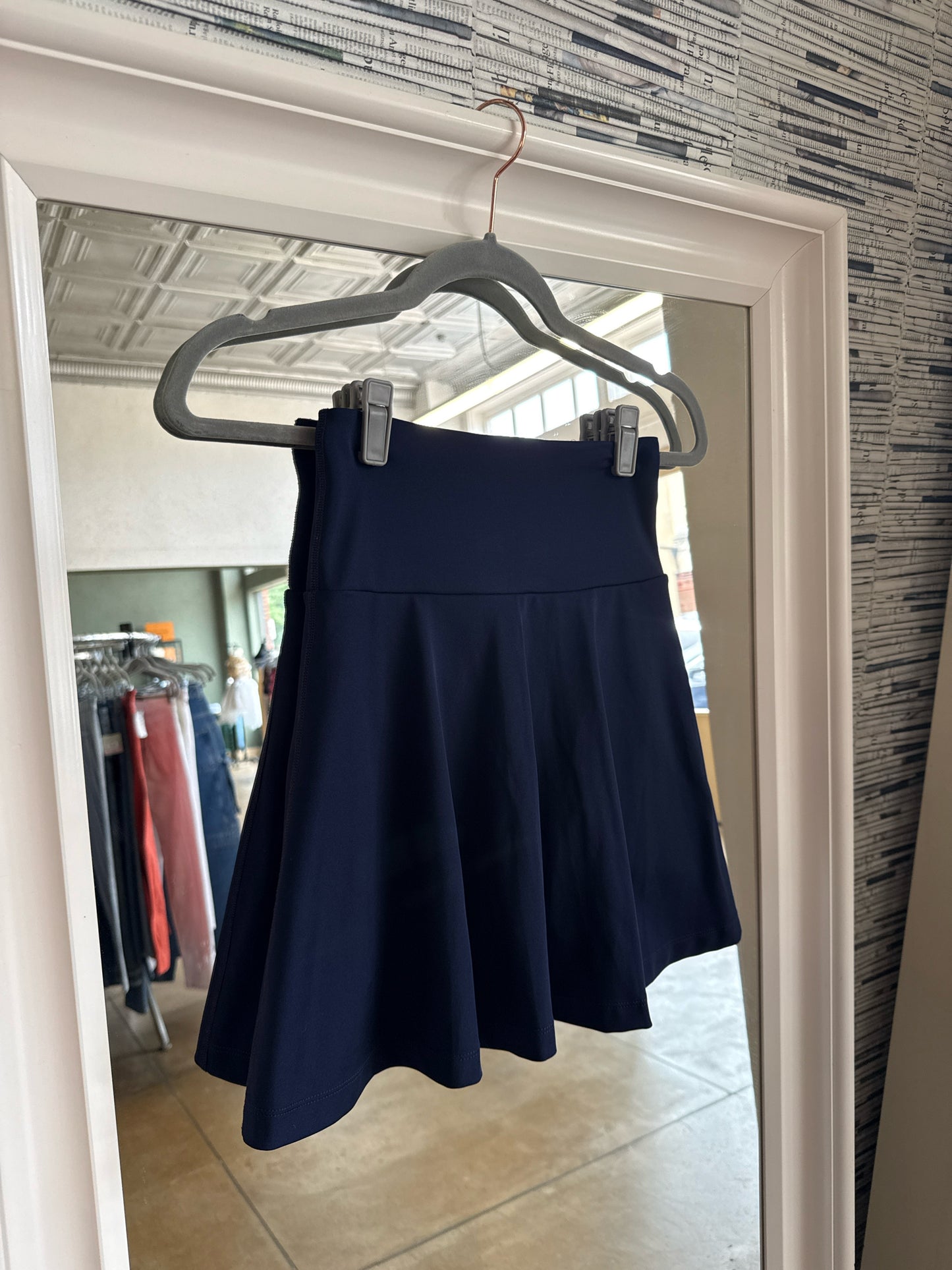 Lou & Grey Size XS Navy Skort