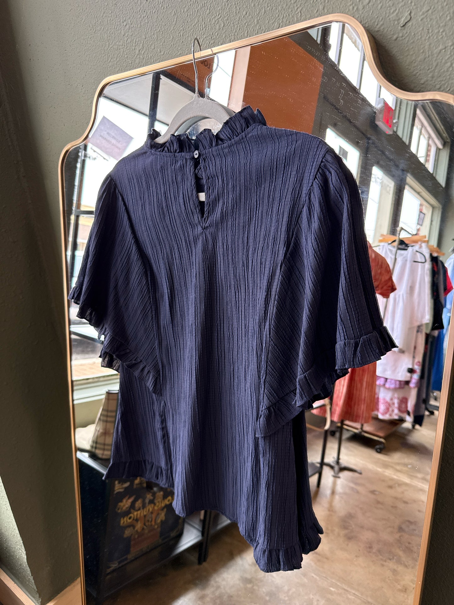 RO & DE Size M Navy Top