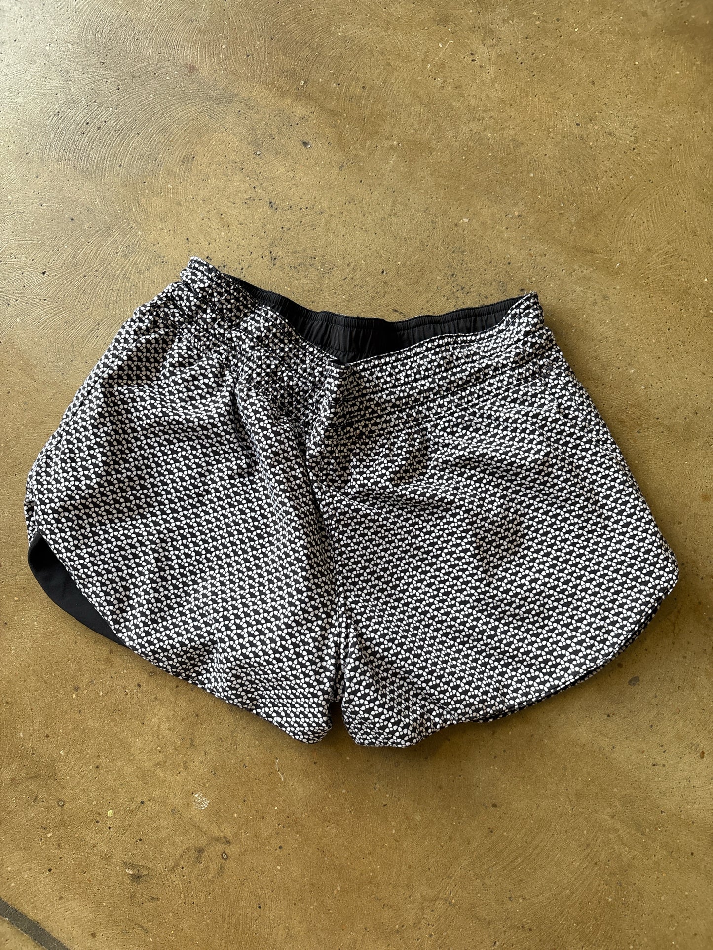 Lululemon Size 8 Black Shorts