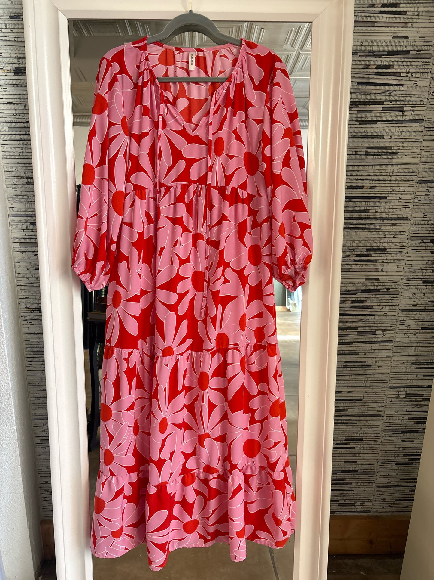 Dokotoo Size M Pink/Red Large Floral Dress