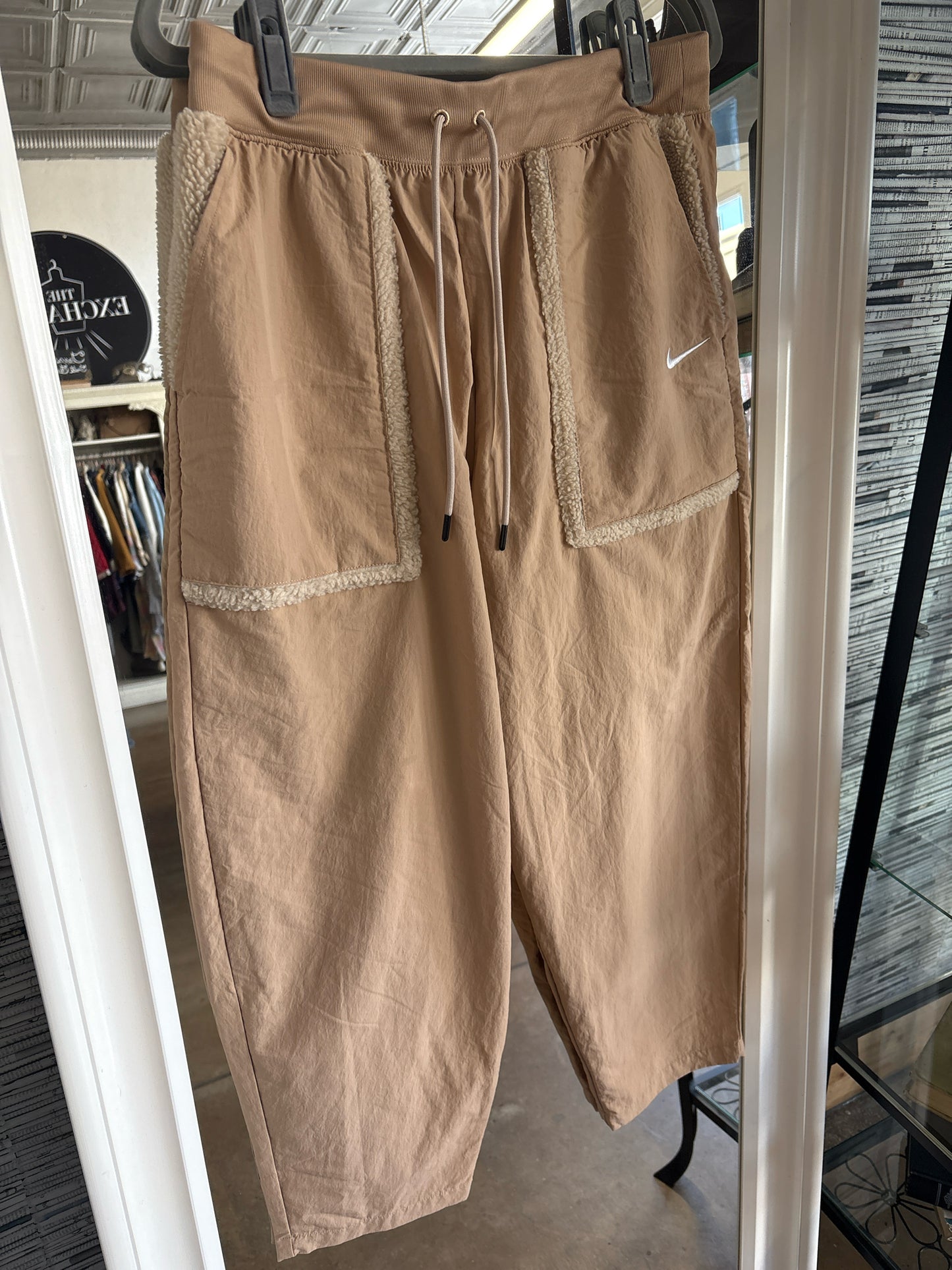 NIKE L Tan/Cream sherpa Pants