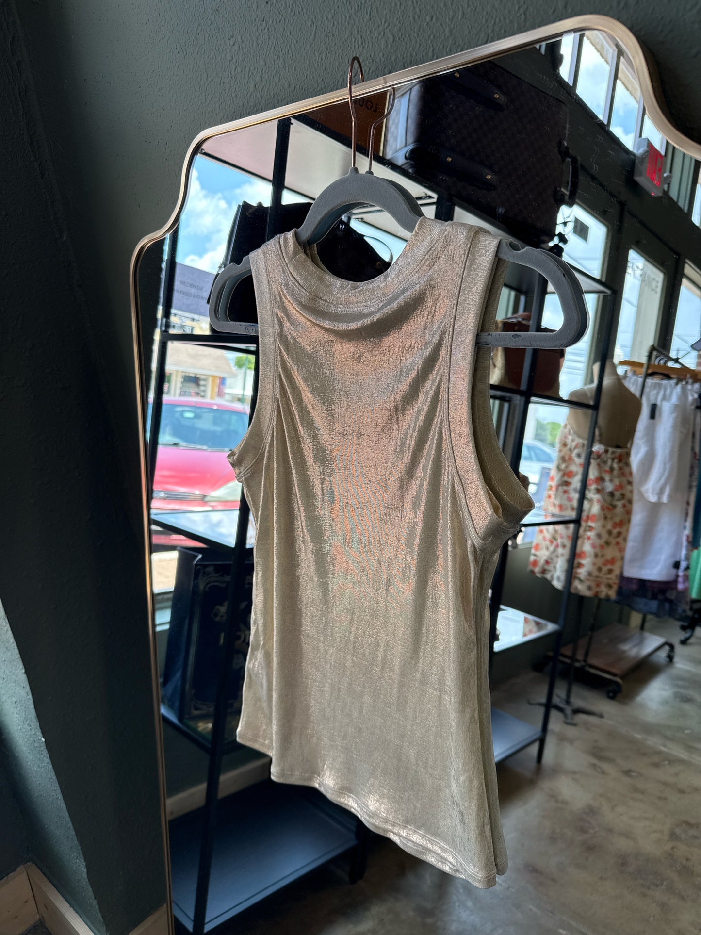 Elan Size L Gold Top